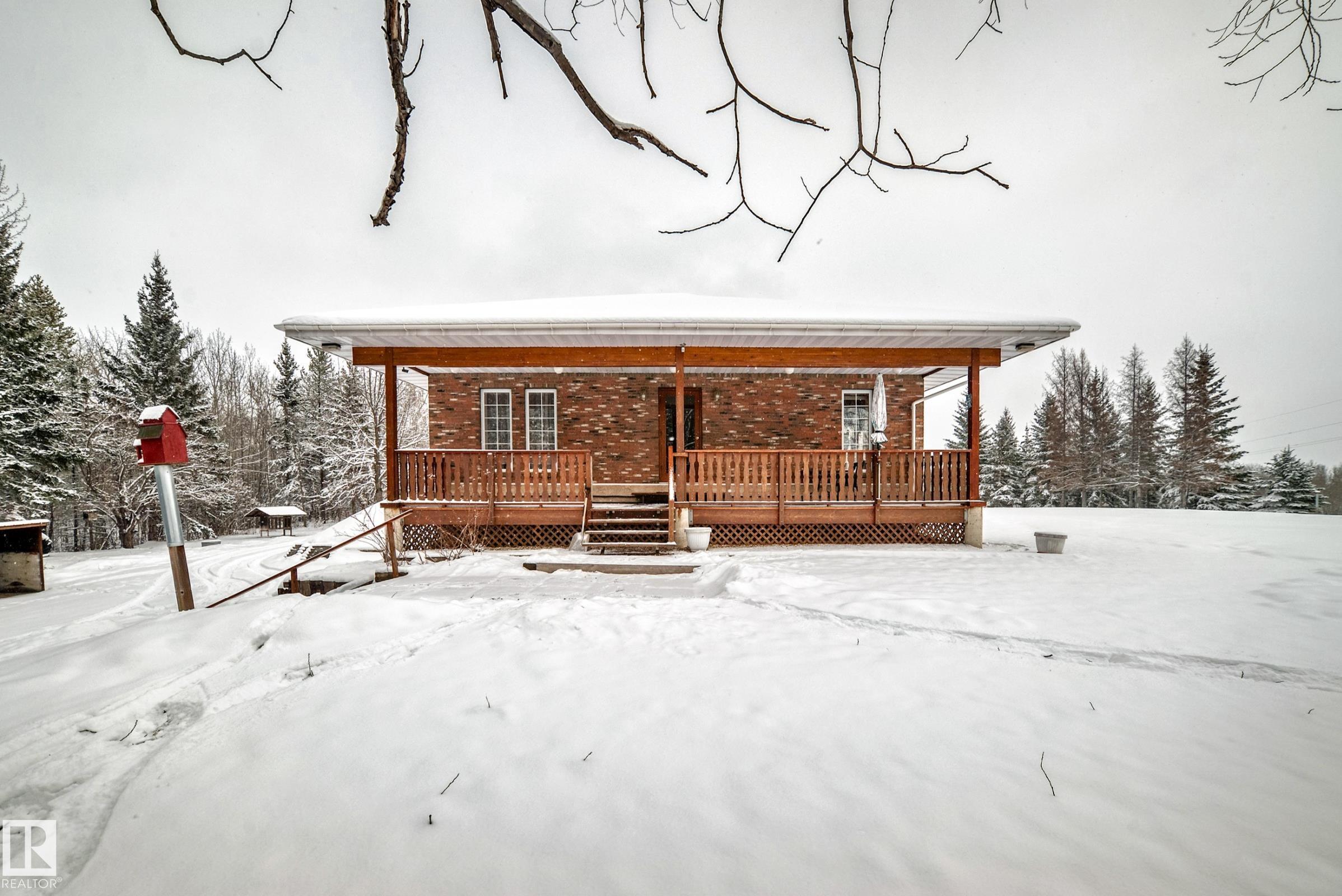 Second View of 3 53333 RGE ROAD 20, Chateau Heights, Rural Parkland County, Alberta, T7Y 0C4