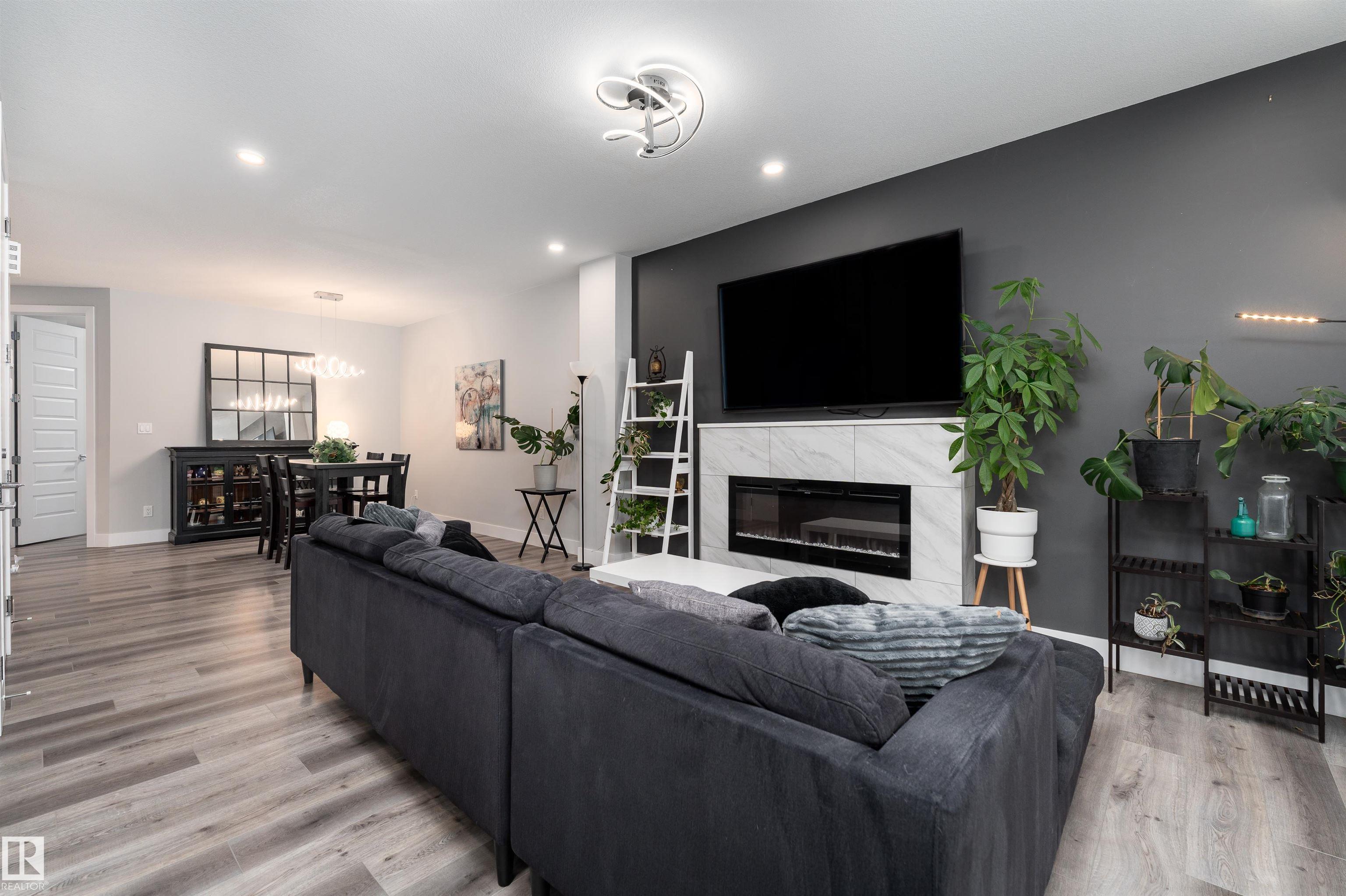 Second View of 9338 PEAR Link, The Orchards At Ellerslie, Edmonton, Alberta, T6X 2V9