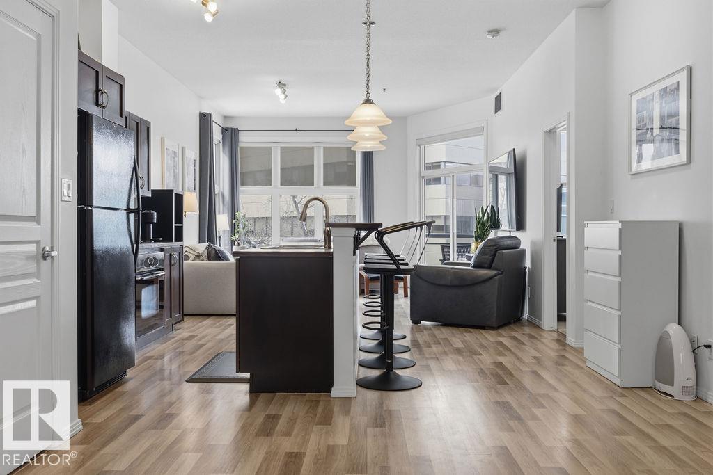 Fifth View of 401 10147 112 Street, Wîhkwêntôwin, Edmonton, Alberta, T5K 1M1