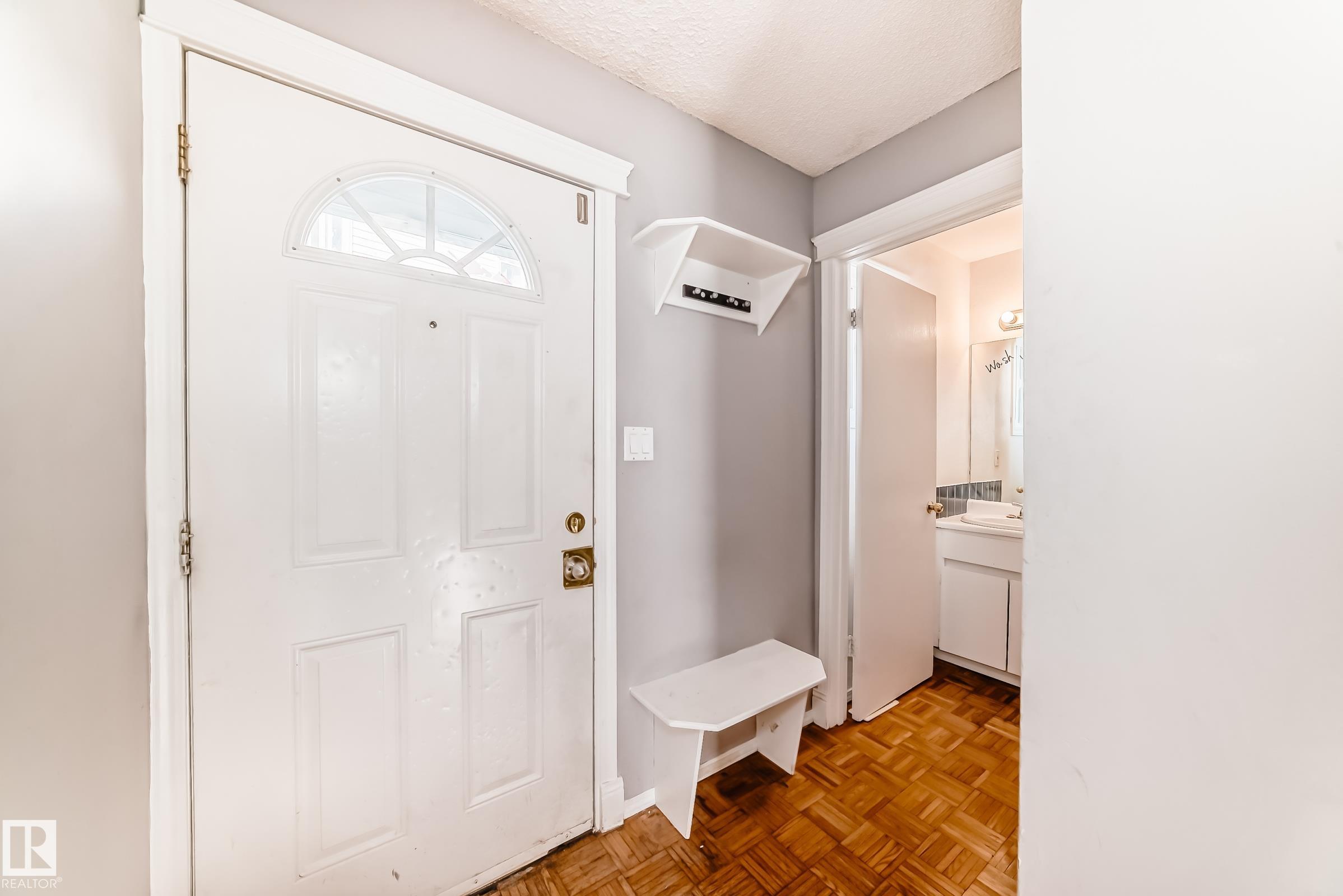 Fifth View of Aldergrove, Edmonton, Alberta, T5T 1L2