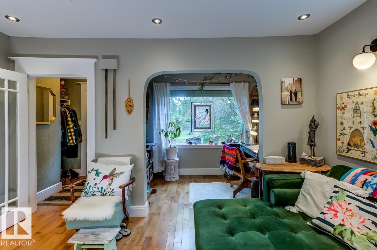 Fifth View of 10950 73 Avenue, McKernan, Edmonton, Alberta, T6G 0C2