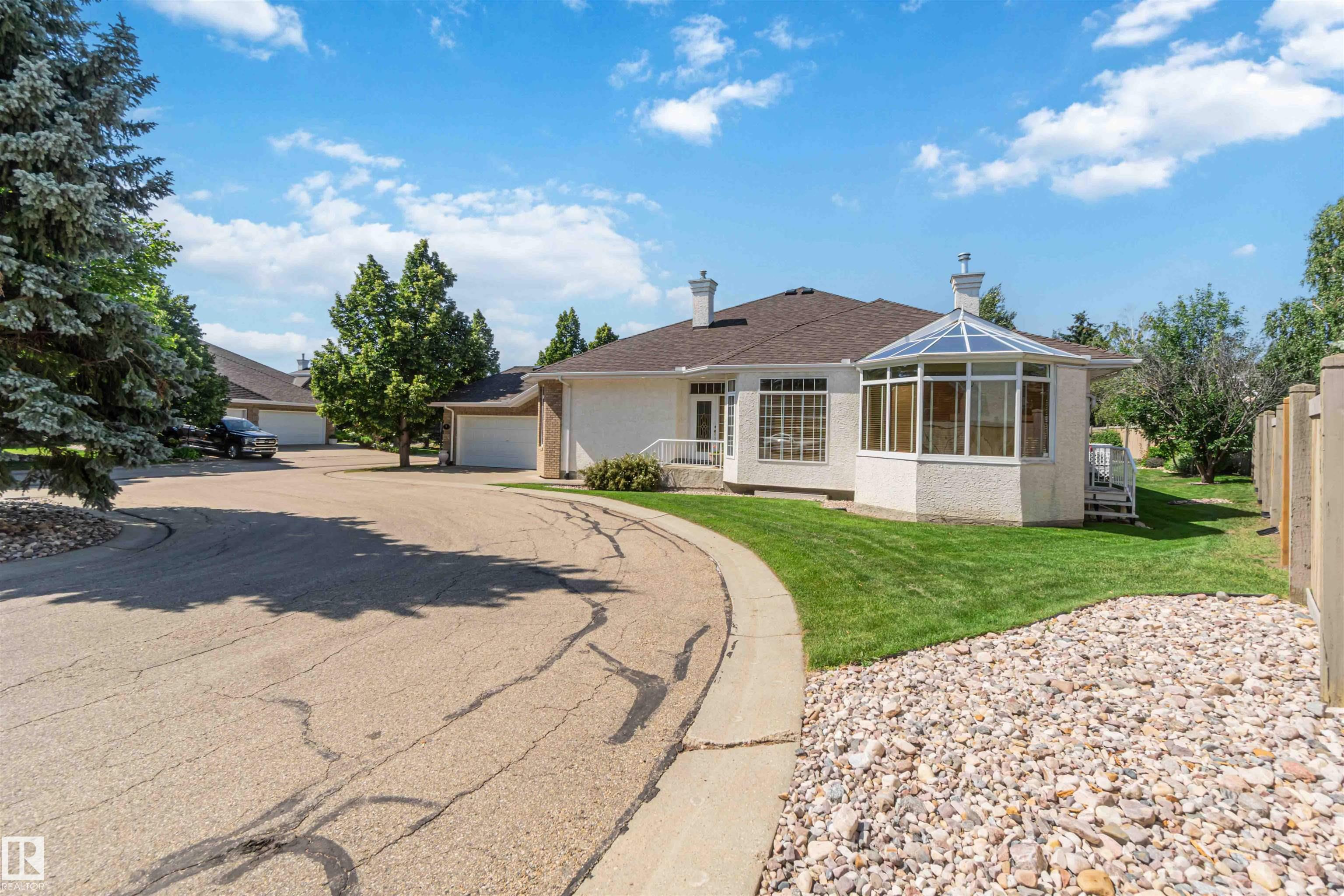 Third View of 8 BUTTERWORTH Point(e), Bulyea Heights, Edmonton, Alberta, T6R 2S3