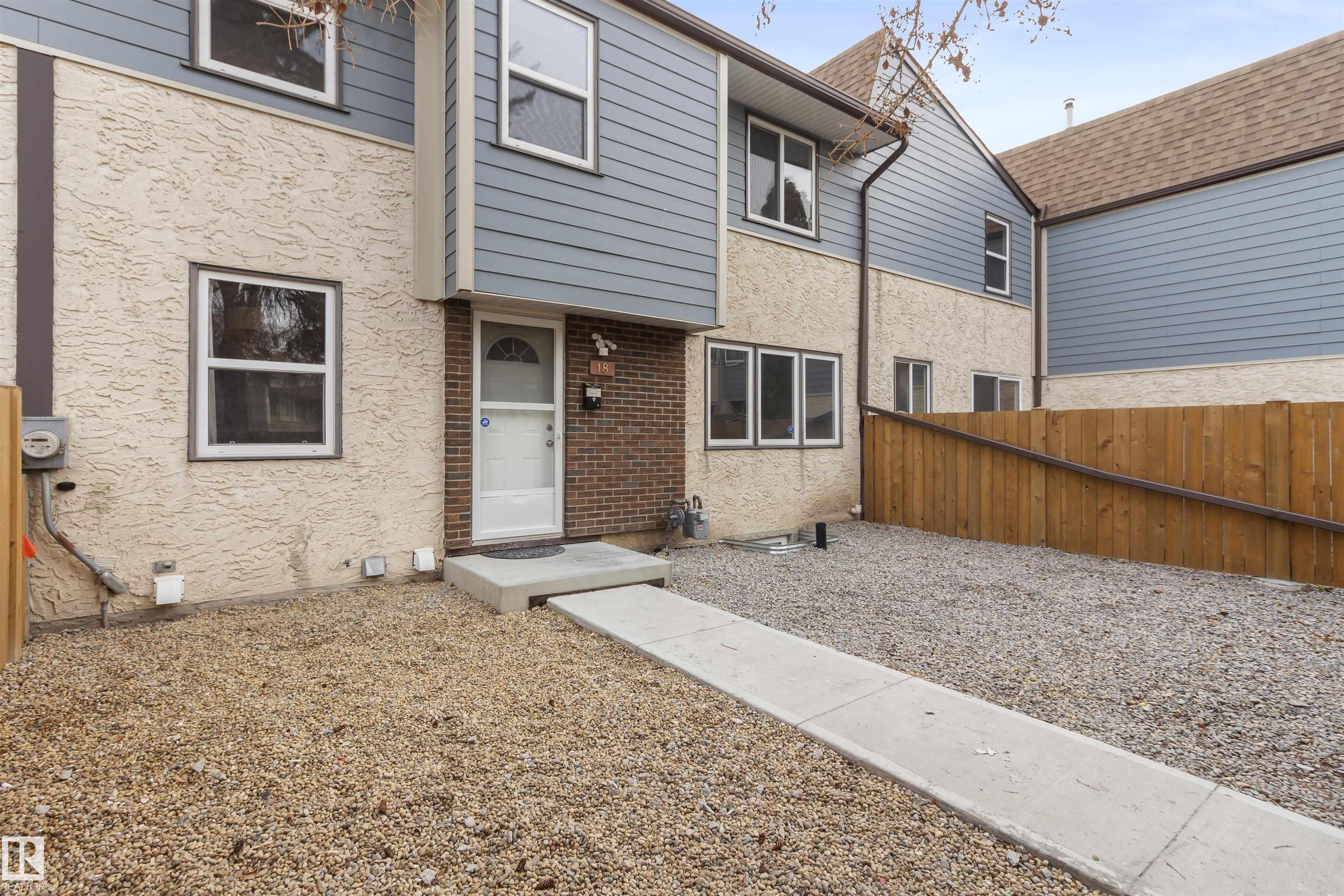 18 WILLOWDALE Place, E4480696, Alberta,