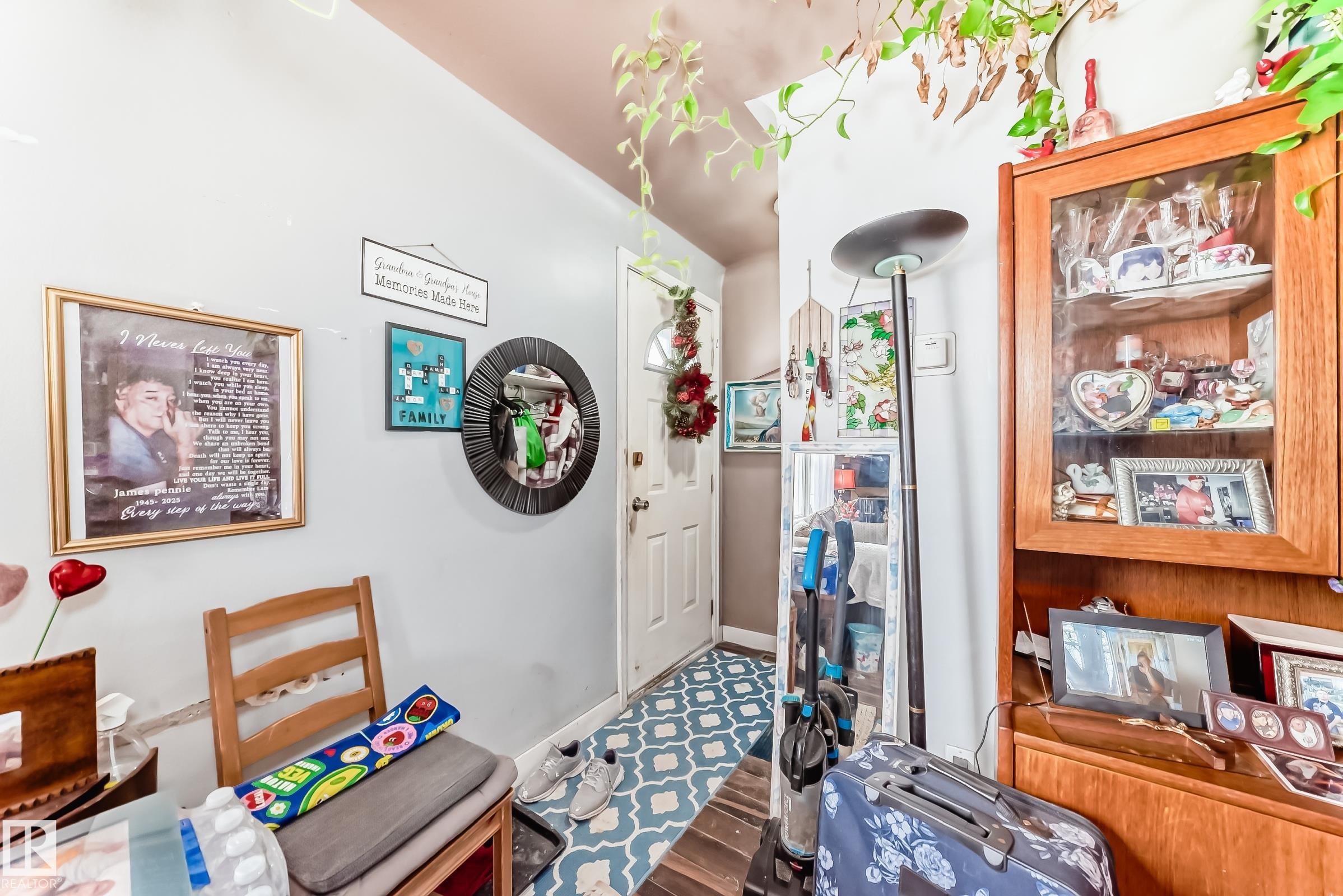 Fifth View of 7723 82 Avenue, King Edward Park, Edmonton, Alberta, T6C 0X8