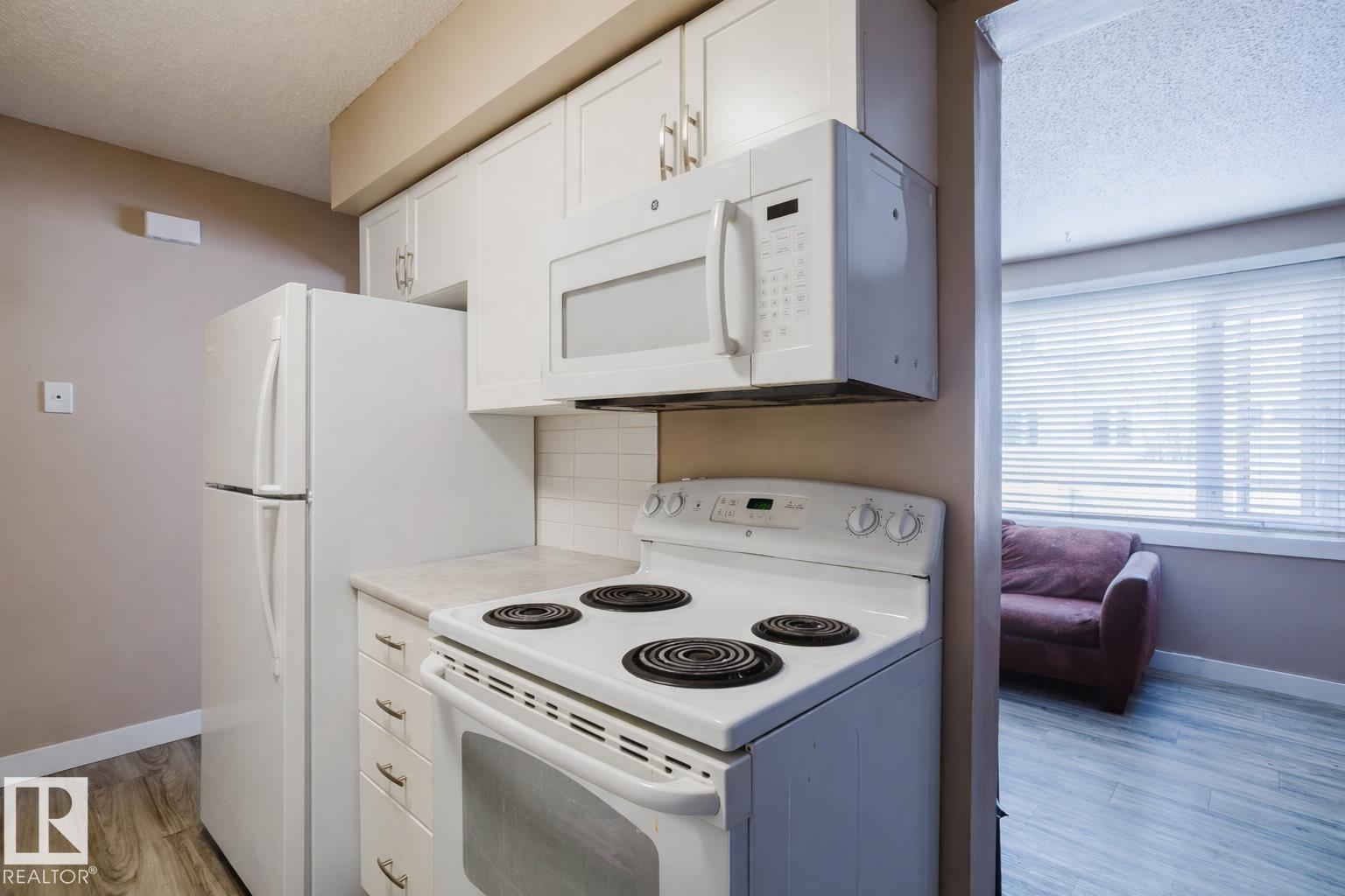 Fourth View of 8 14120 80 Street, Kildare, Edmonton, Alberta, T5C 1L6