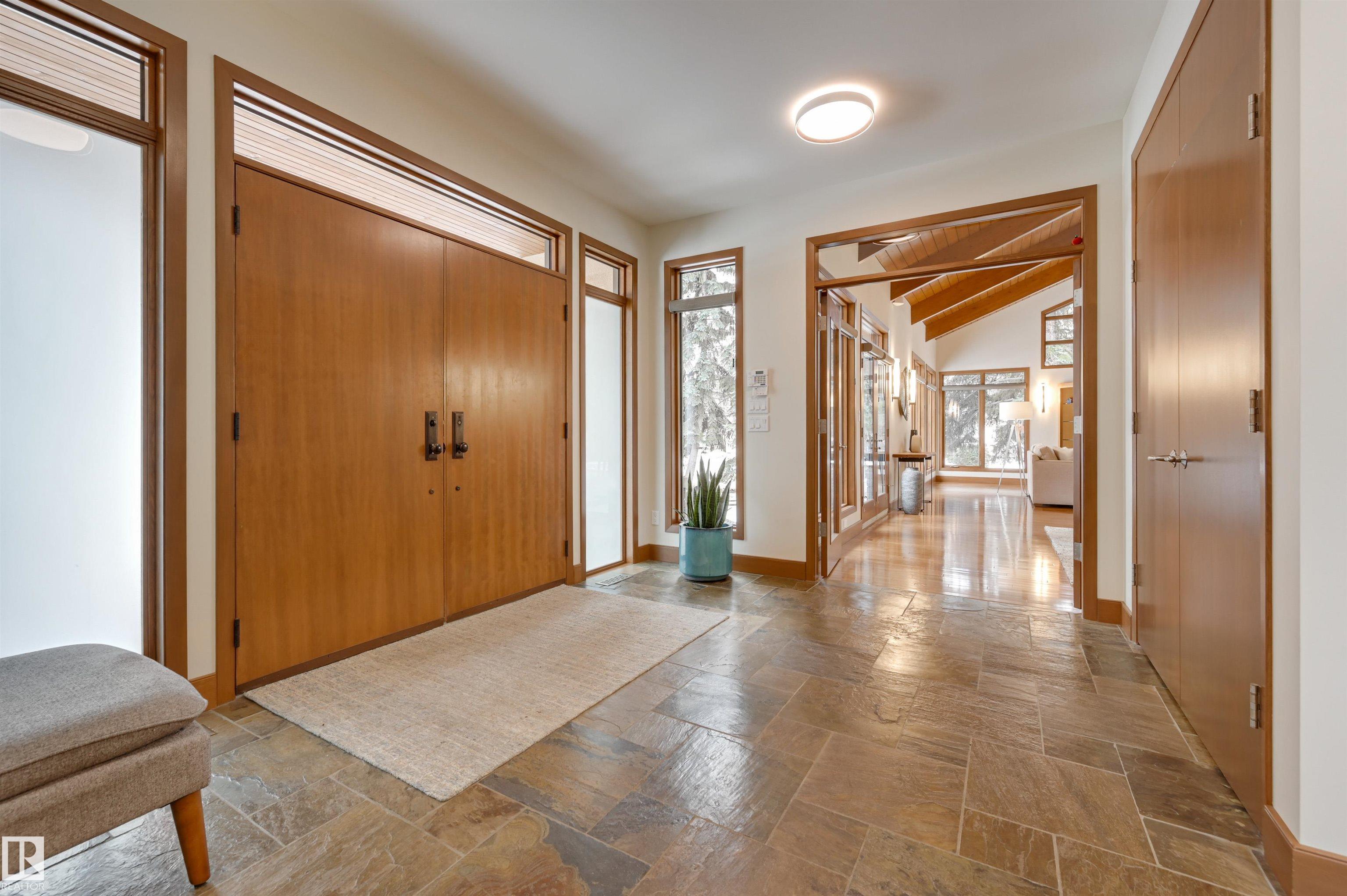 Fourth View of 9302 EDINBORO Road, Windsor Park (Edmonton), Edmonton, Alberta, T6G 2A1