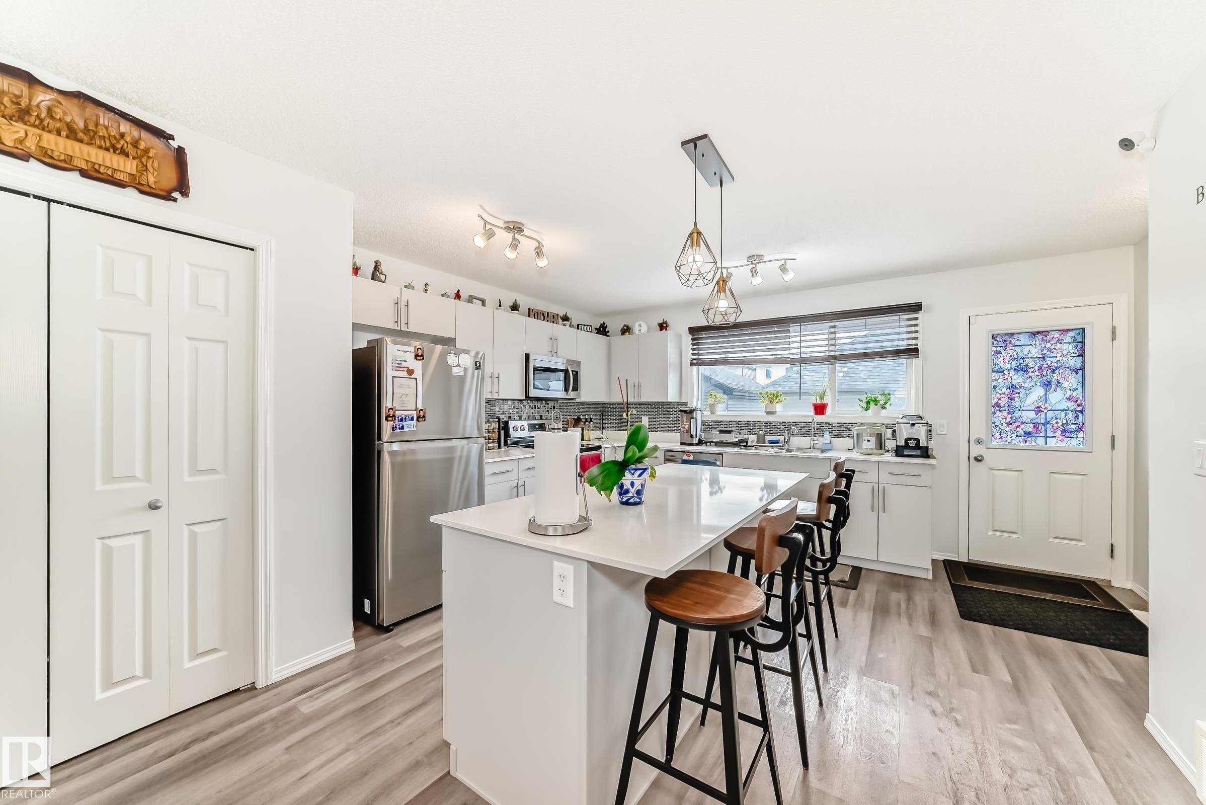 Fifth View of 19303 27 Avenue, The Uplands, Edmonton, Alberta, T6M 1K9