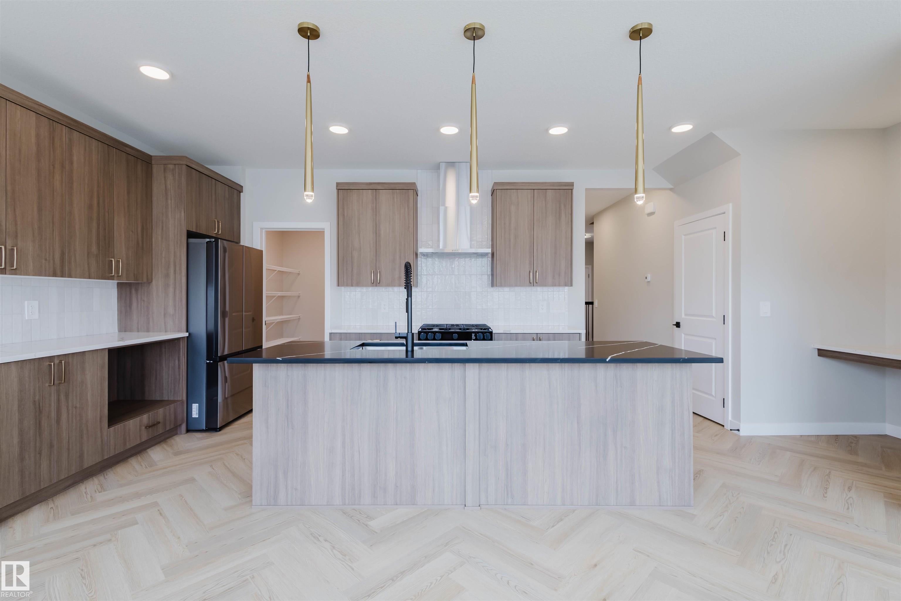 20632 43 Avenue, E4481211, Alberta,