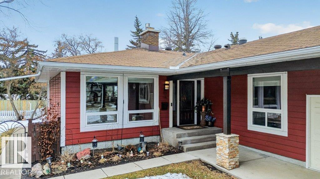 Fourth View of 3308 118 Street, Sweet Grass, Edmonton, Alberta, T6J 2C9