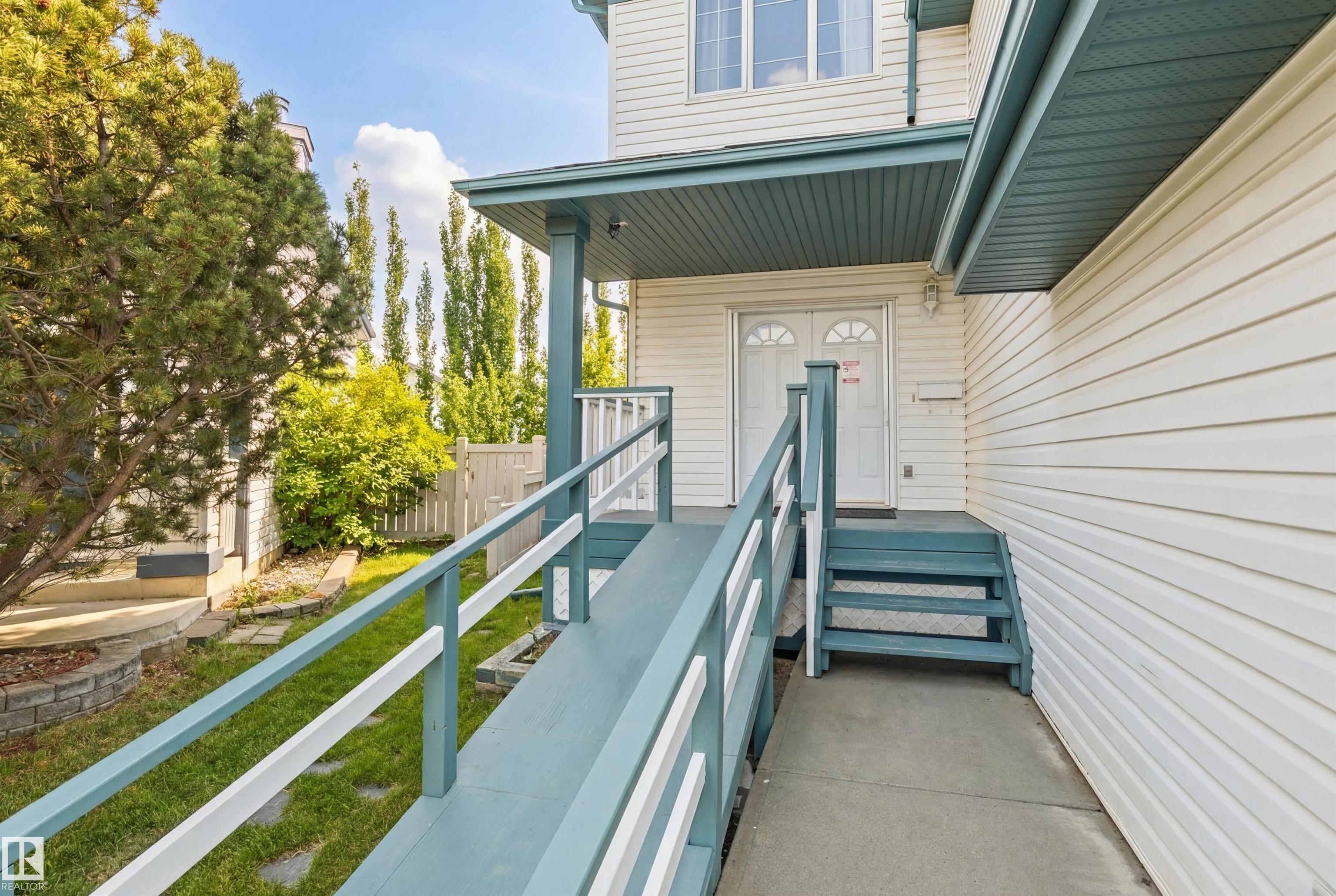 Second View of 582 GLENWRIGHT Crescent, Glastonbury, Edmonton, Alberta, T5T 6K8