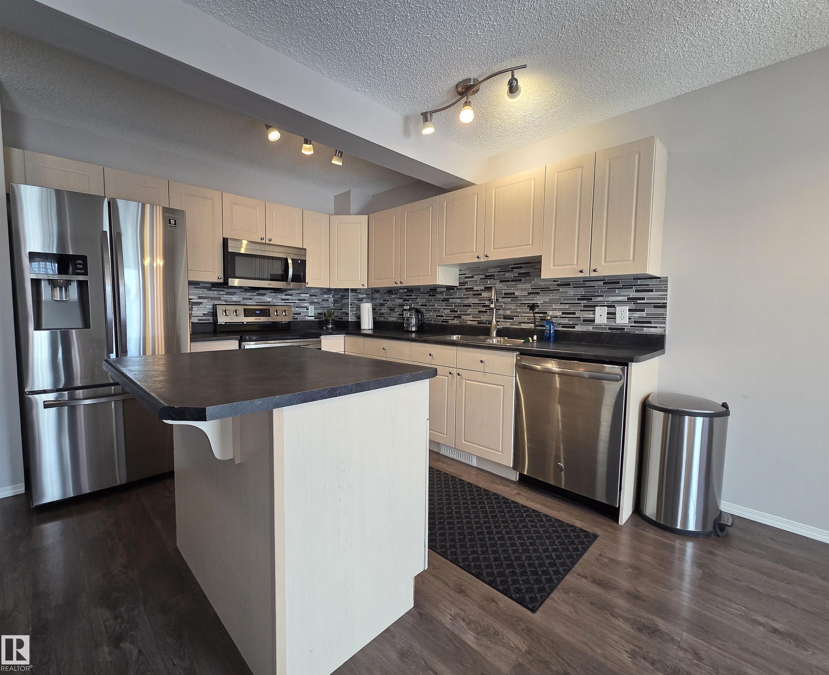 Fourth View of 5424 204 Street, The Hamptons, Edmonton, Alberta, T6M 2Z1