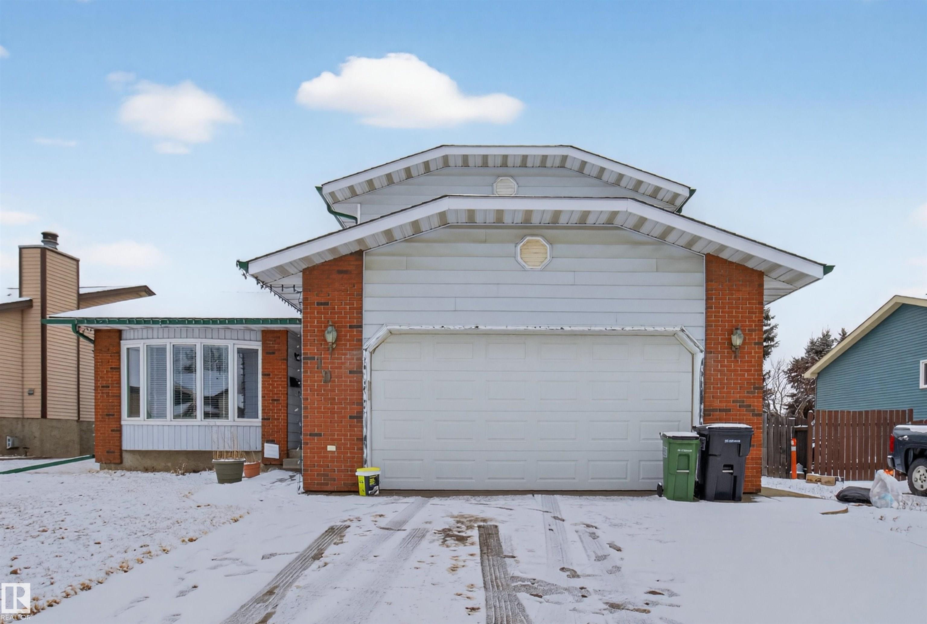 19 HOWSON Crescent, E4481432, Alberta,