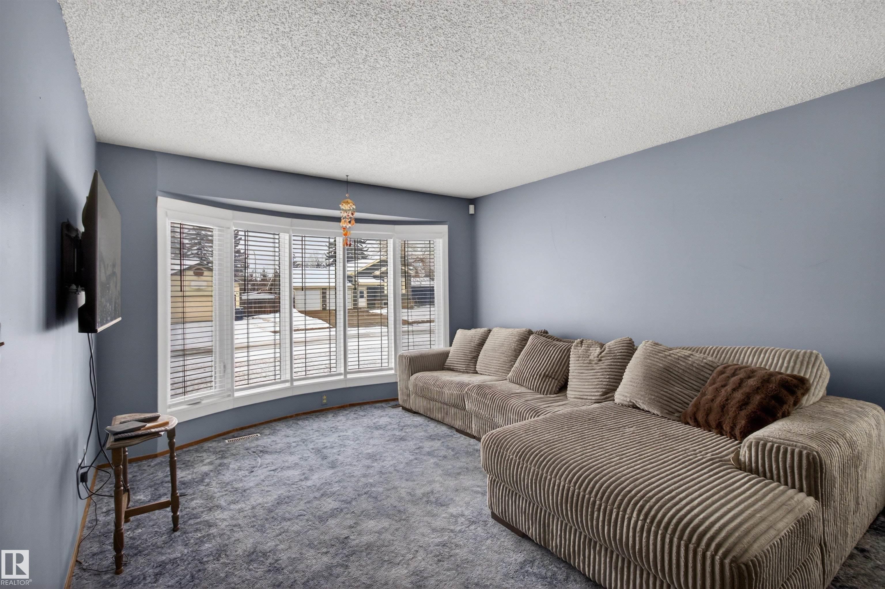 Fifth View of 19 HOWSON Crescent, Canon Ridge, Edmonton, Alberta, T5A 4T7