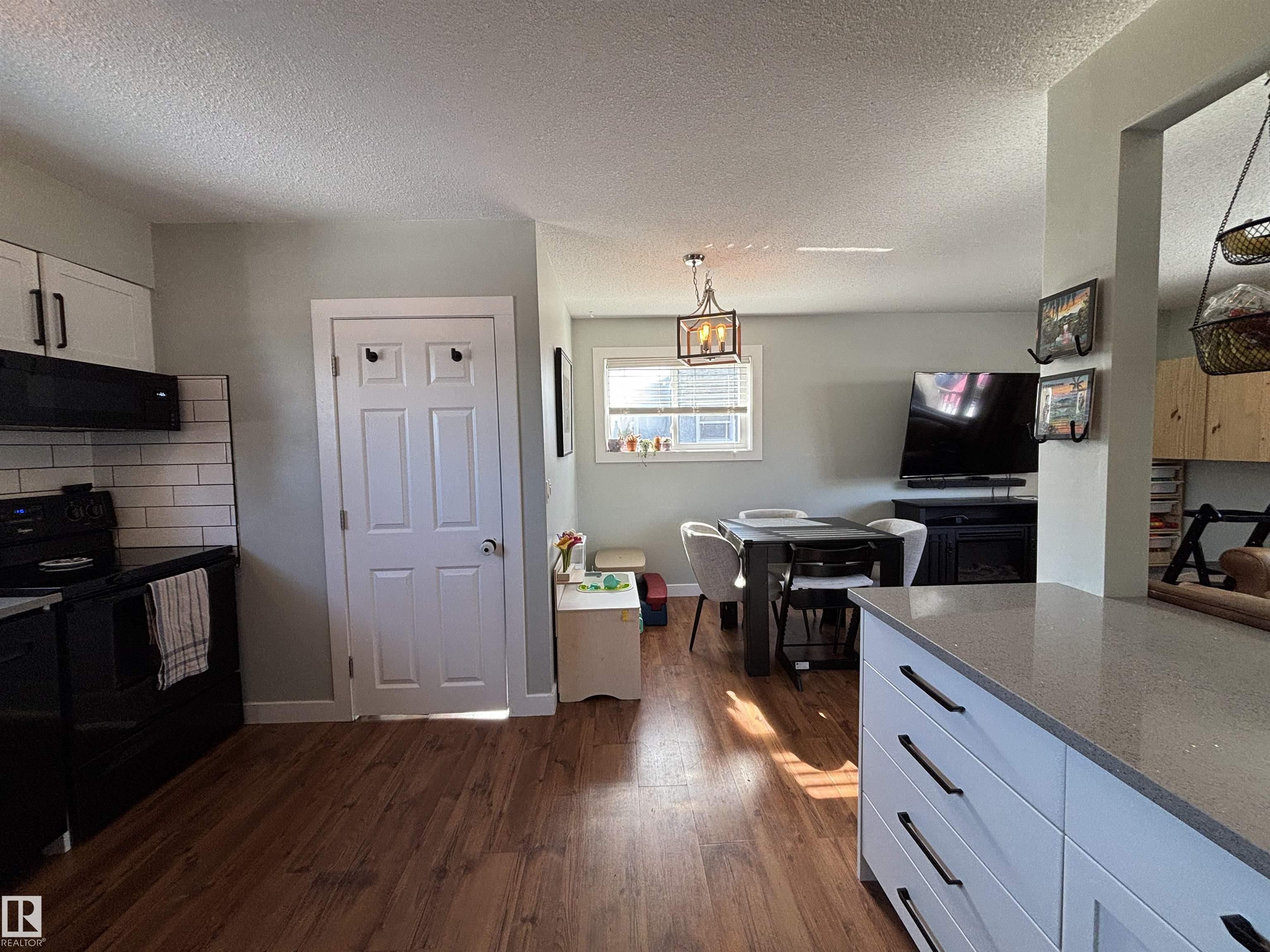 Fifth View of 21 ELIZABETH Drive, Old Fort Saskatchewan, Fort Saskatchewan, Alberta, T8L 2M4