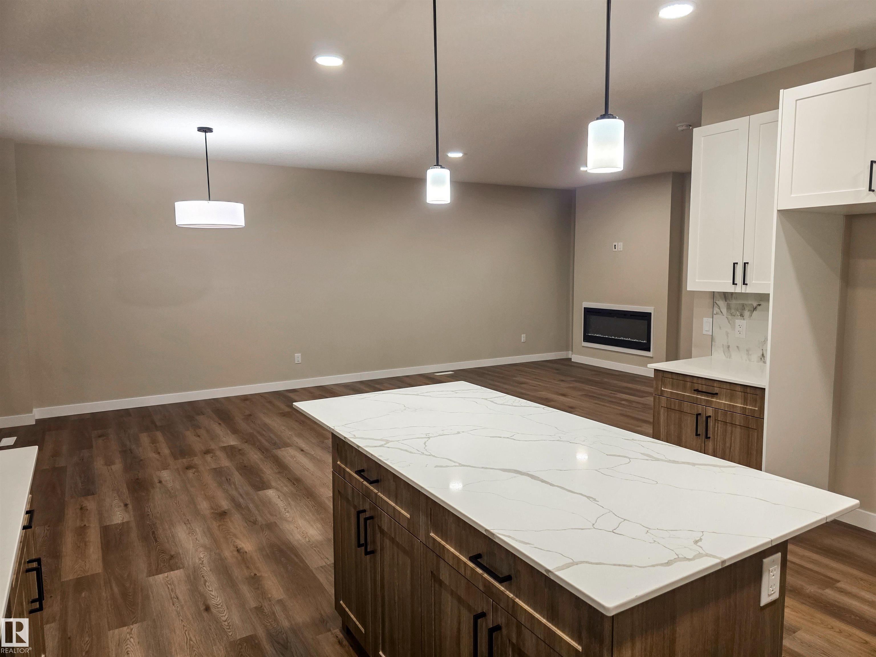 194 CALEDON Crescent, E4481719, Alberta,