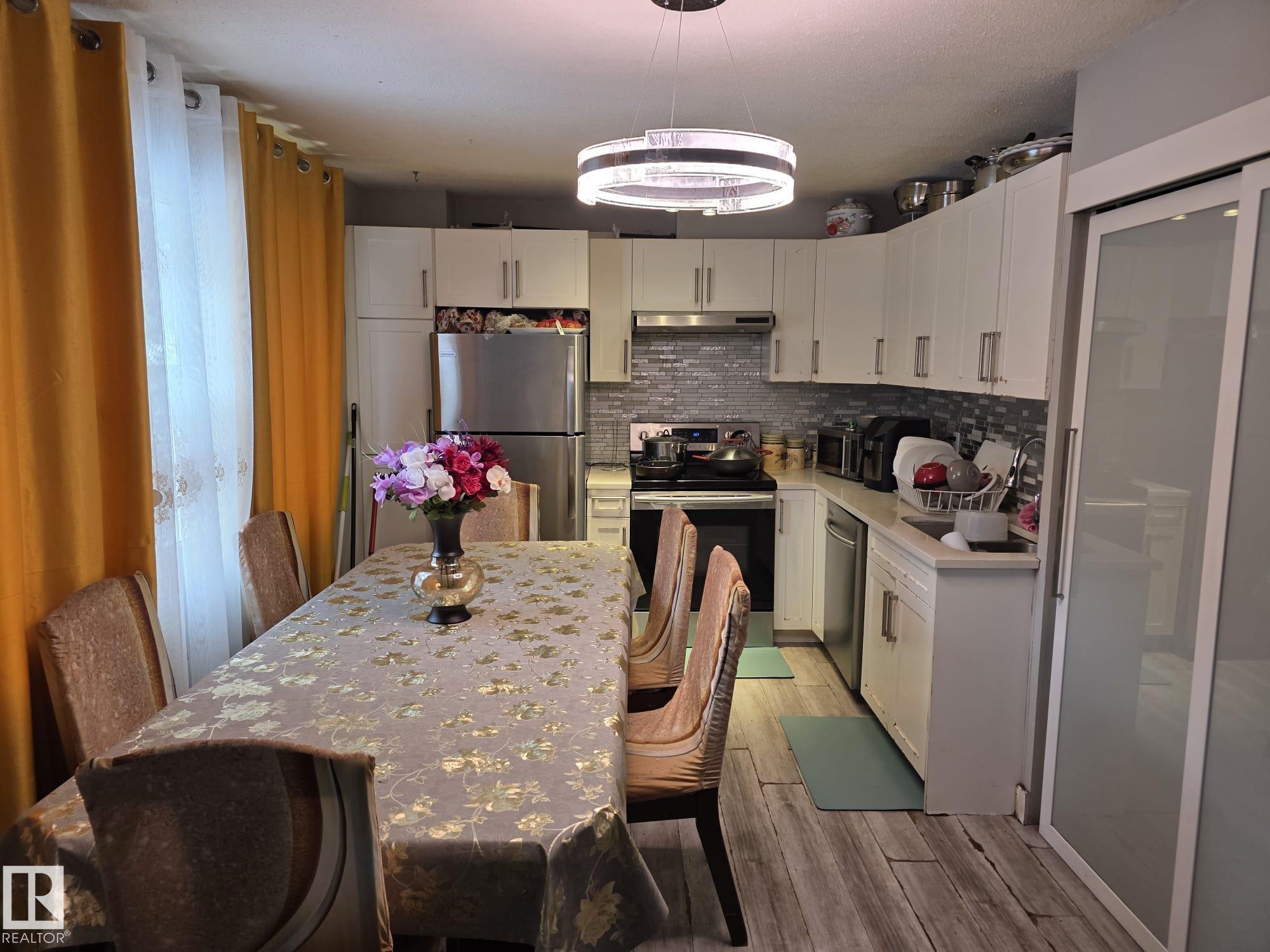 Fourth View of 312 VILLAGE ON THE GREEN Green, York, Edmonton, Alberta, T5A 1H2