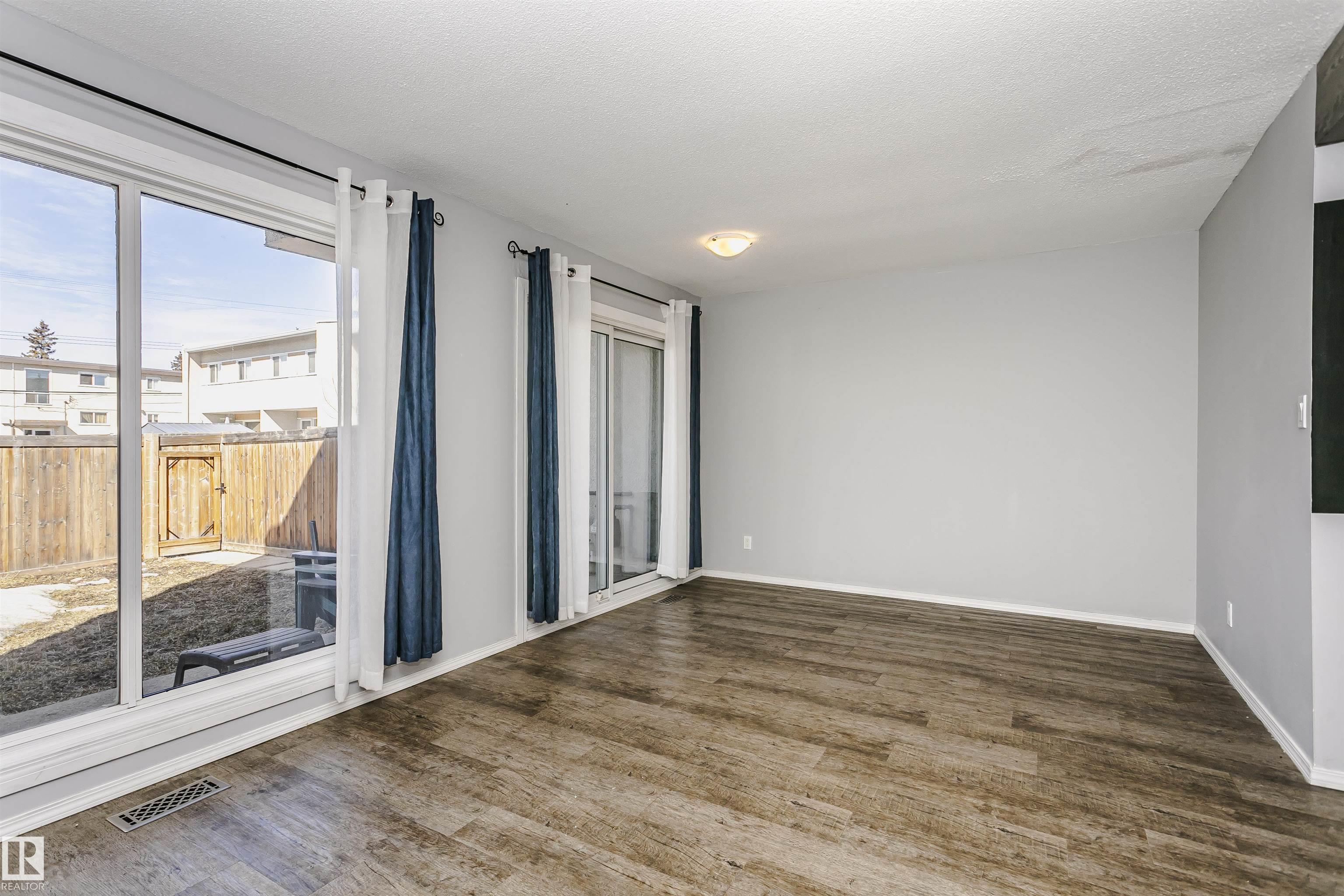 Fifth View of 8109 132A Avenue, Delwood, Edmonton, Alberta, T5C 2C9