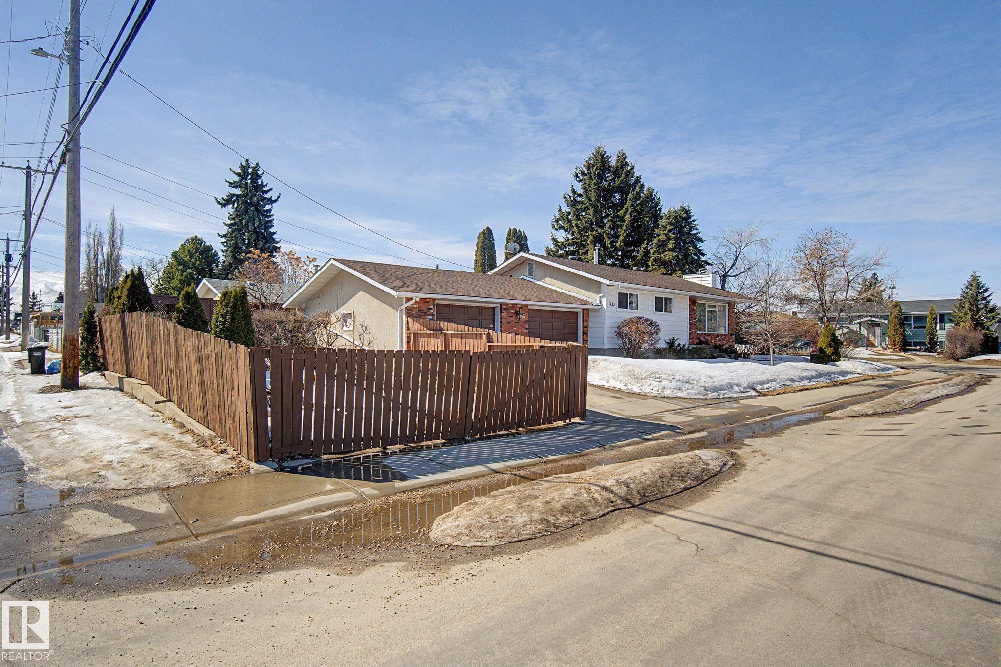 Third View of 6223 139 Avenue, York, Edmonton, Alberta, T5A 1G2