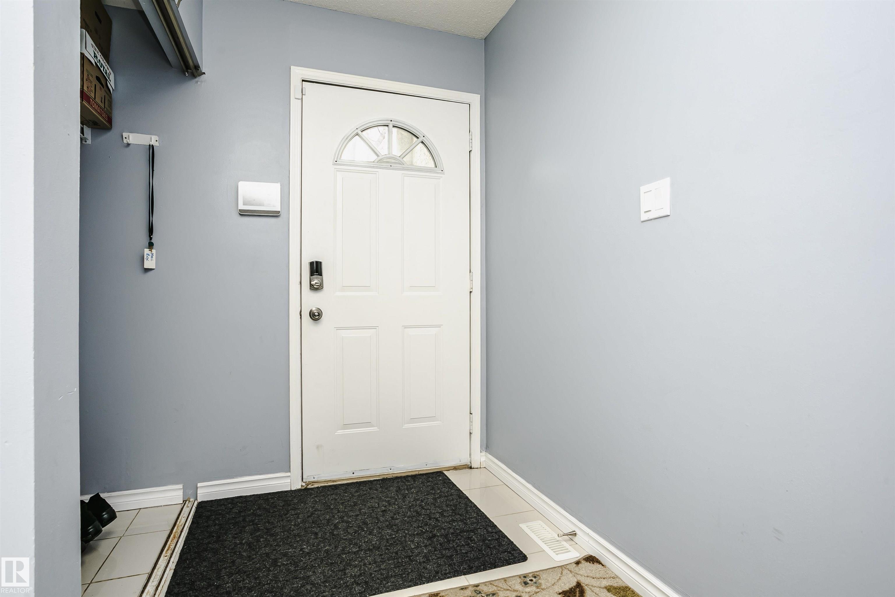 Fifth View of 11 9520 174 Street, Terra Losa, Edmonton, Alberta, T5T 5Z3