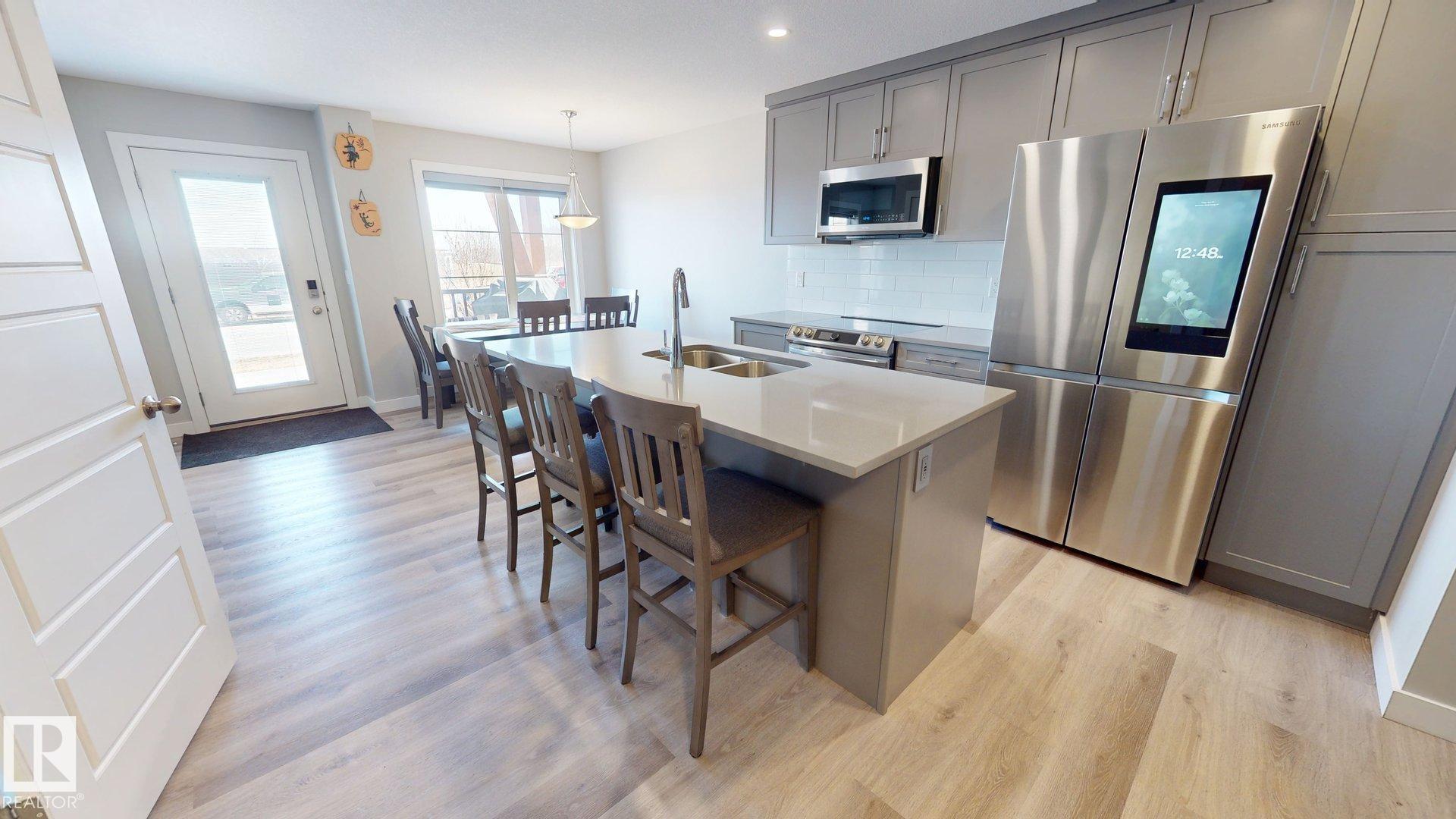 Third View of 998 STILLWATER Boulevard, Stillwater, Edmonton, Alberta, T6M 1M8