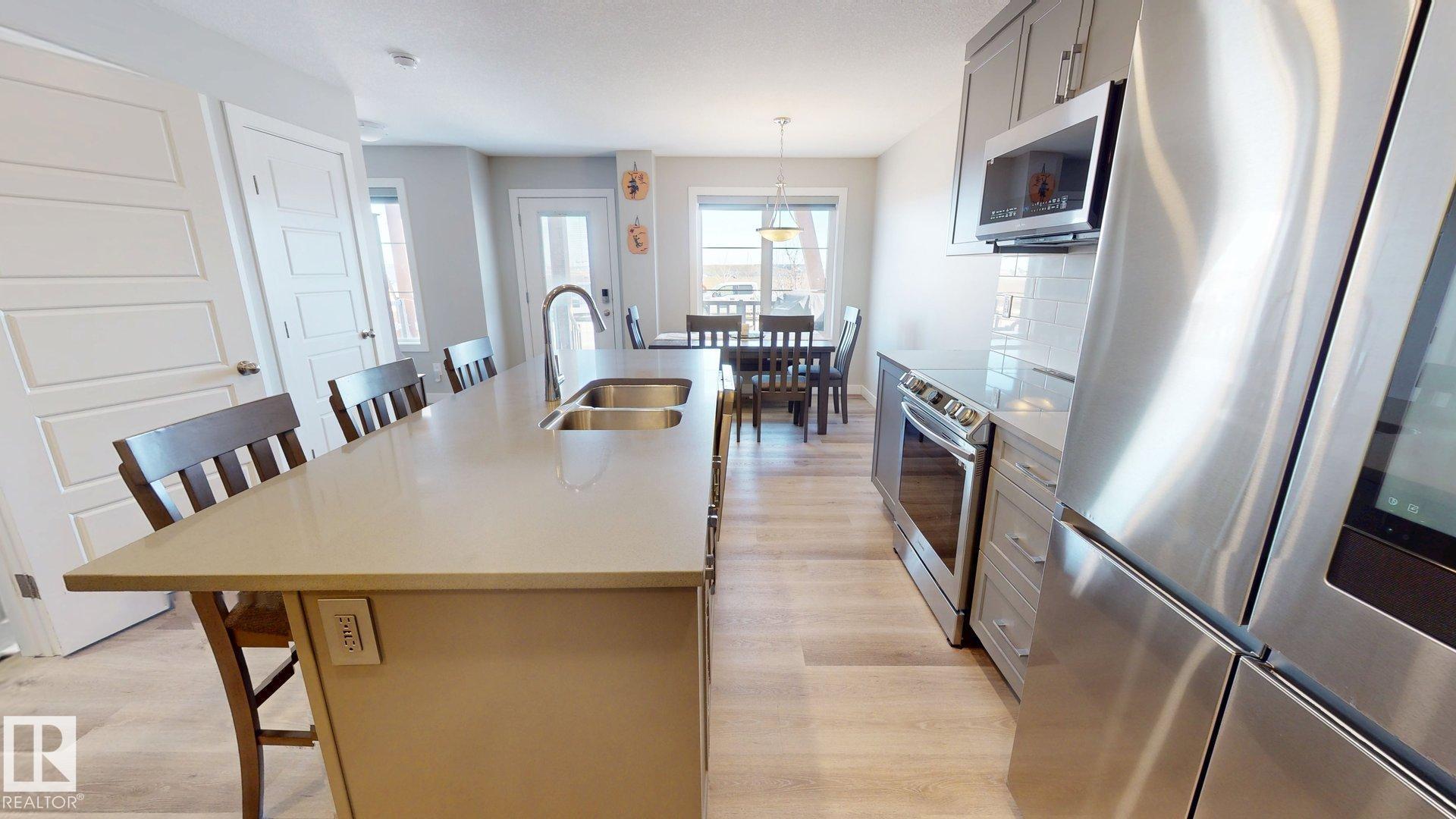 Fourth View of 998 STILLWATER Boulevard, Stillwater, Edmonton, Alberta, T6M 1M8