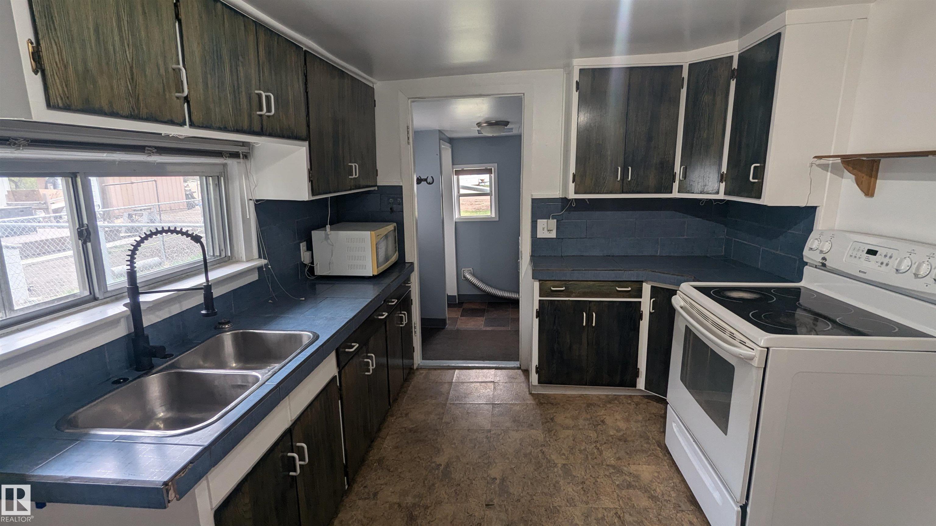 Second View of 4410 48a Street, Vegreville, Vegreville, Alberta, T9C 1A8