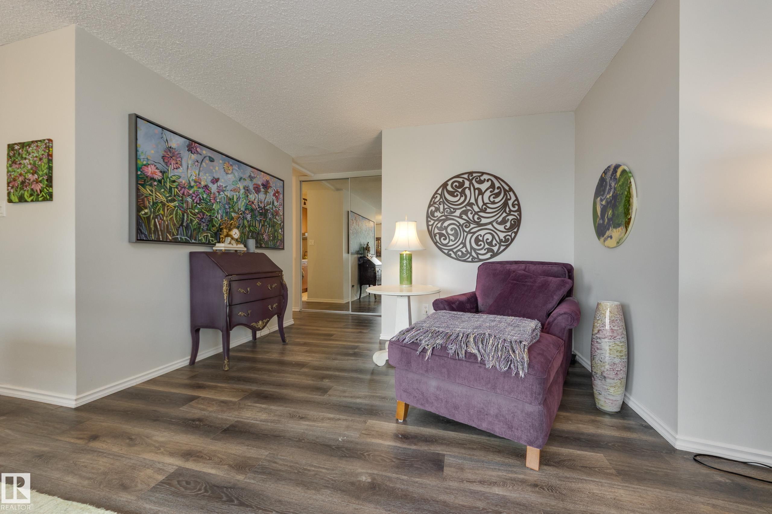 Fourth View of 1001 9909 110 Street, Wîhkwêntôwin, Edmonton, Alberta, T5K 2E5