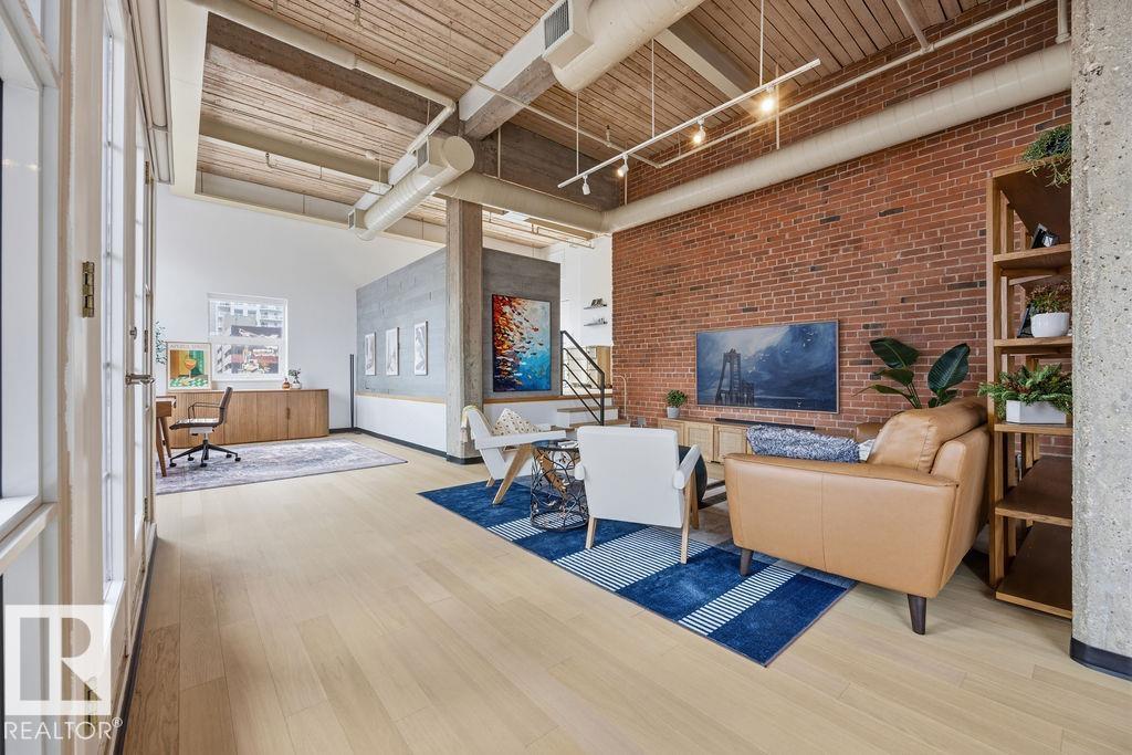 Second View of 301 10330 104 Street, Downtown (Edmonton), Edmonton, Alberta, T5J 1C2