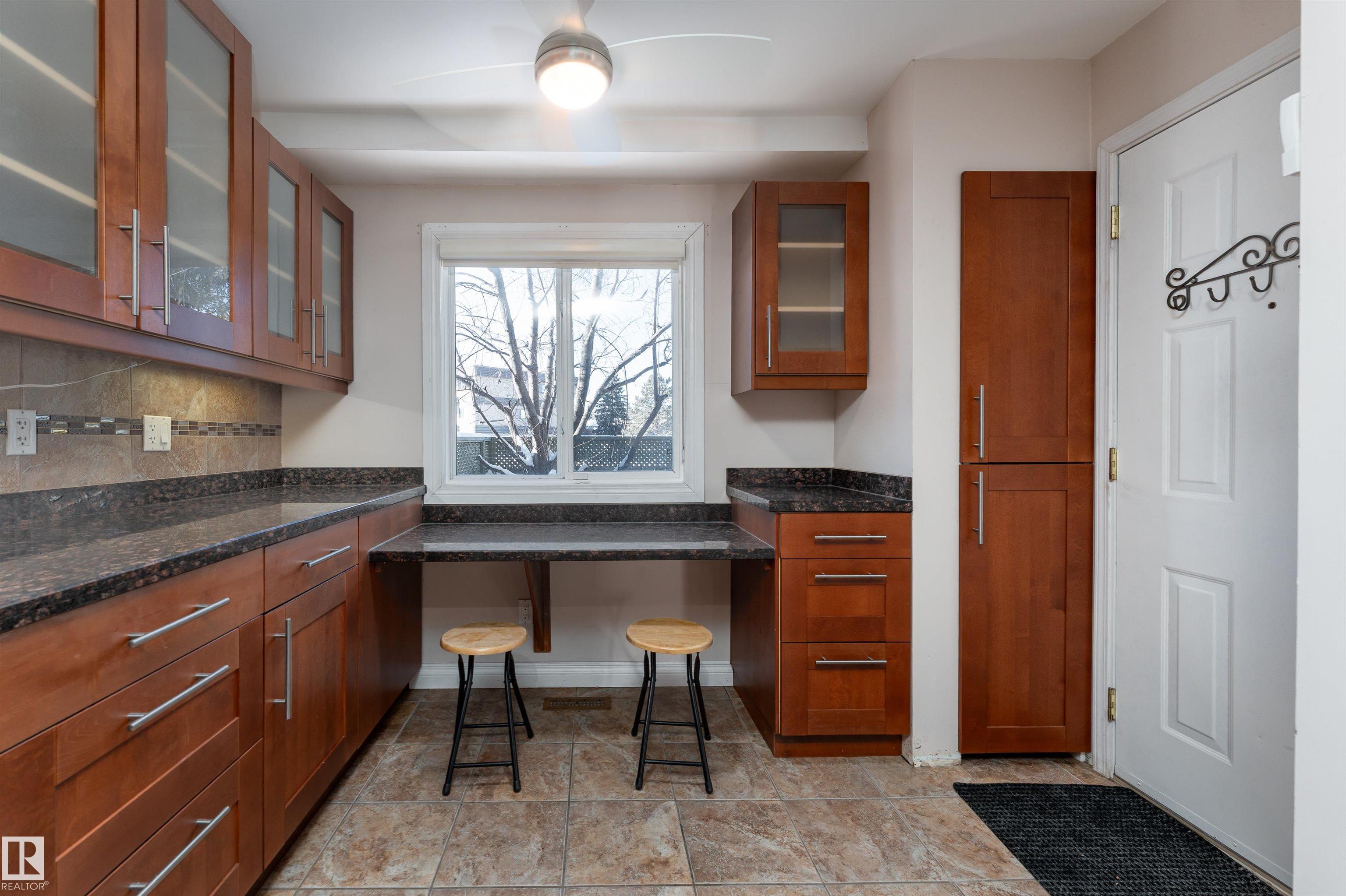 Fourth View of 5359 HILL VIEW Crescent, Hillview, Edmonton, Alberta, T6L 1V9