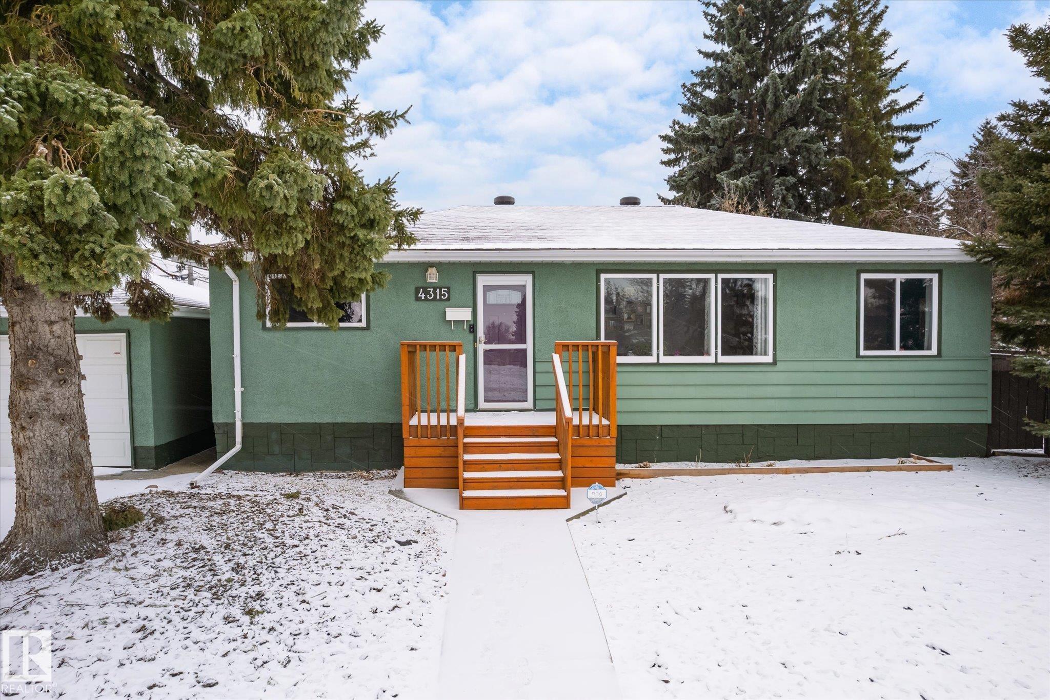 Fifth View of 4315 105A Avenue, Gold Bar, Edmonton, Alberta, T6A 1B7