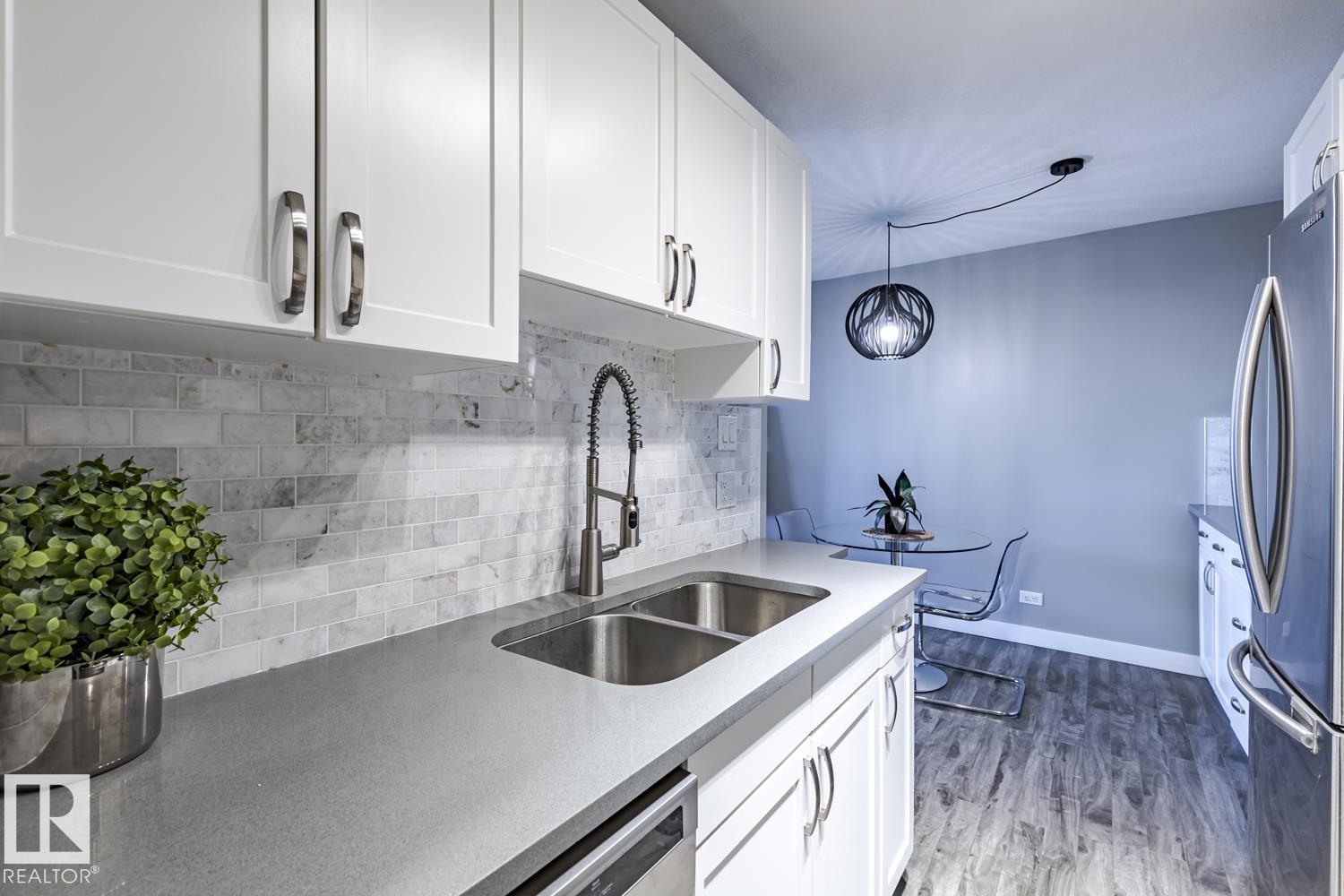 Third View of 105 10883 Saskatchewan Drive, Garneau, Edmonton, Alberta, T6E 4S6