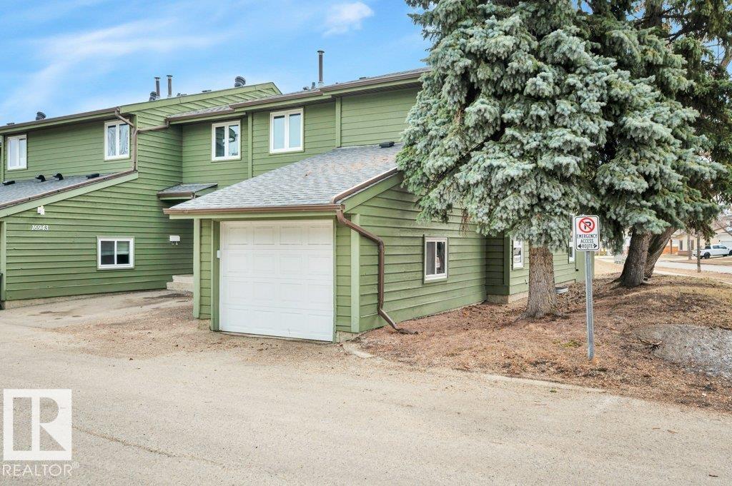 Third View of 16941 95 Street, Lago Lindo, Edmonton, Alberta, T5Z 1Z3
