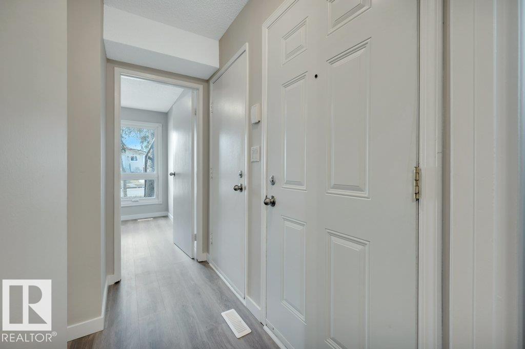 Fourth View of 16941 95 Street, Lago Lindo, Edmonton, Alberta, T5Z 1Z3