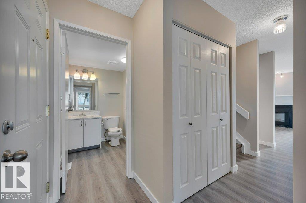 Fifth View of 16941 95 Street, Lago Lindo, Edmonton, Alberta, T5Z 1Z3