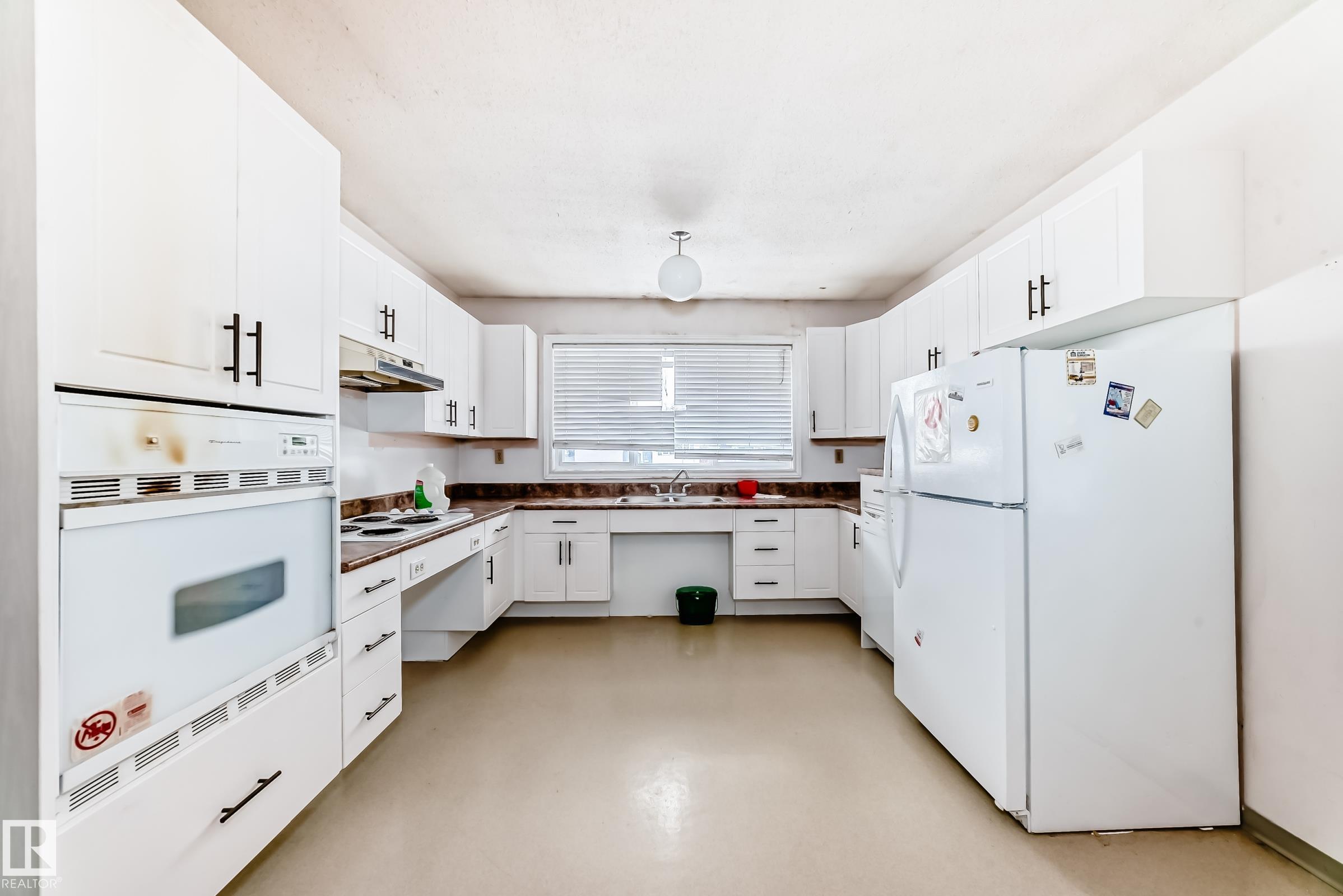 1591 KNOTTWOOD Road N, E4483045, Alberta,