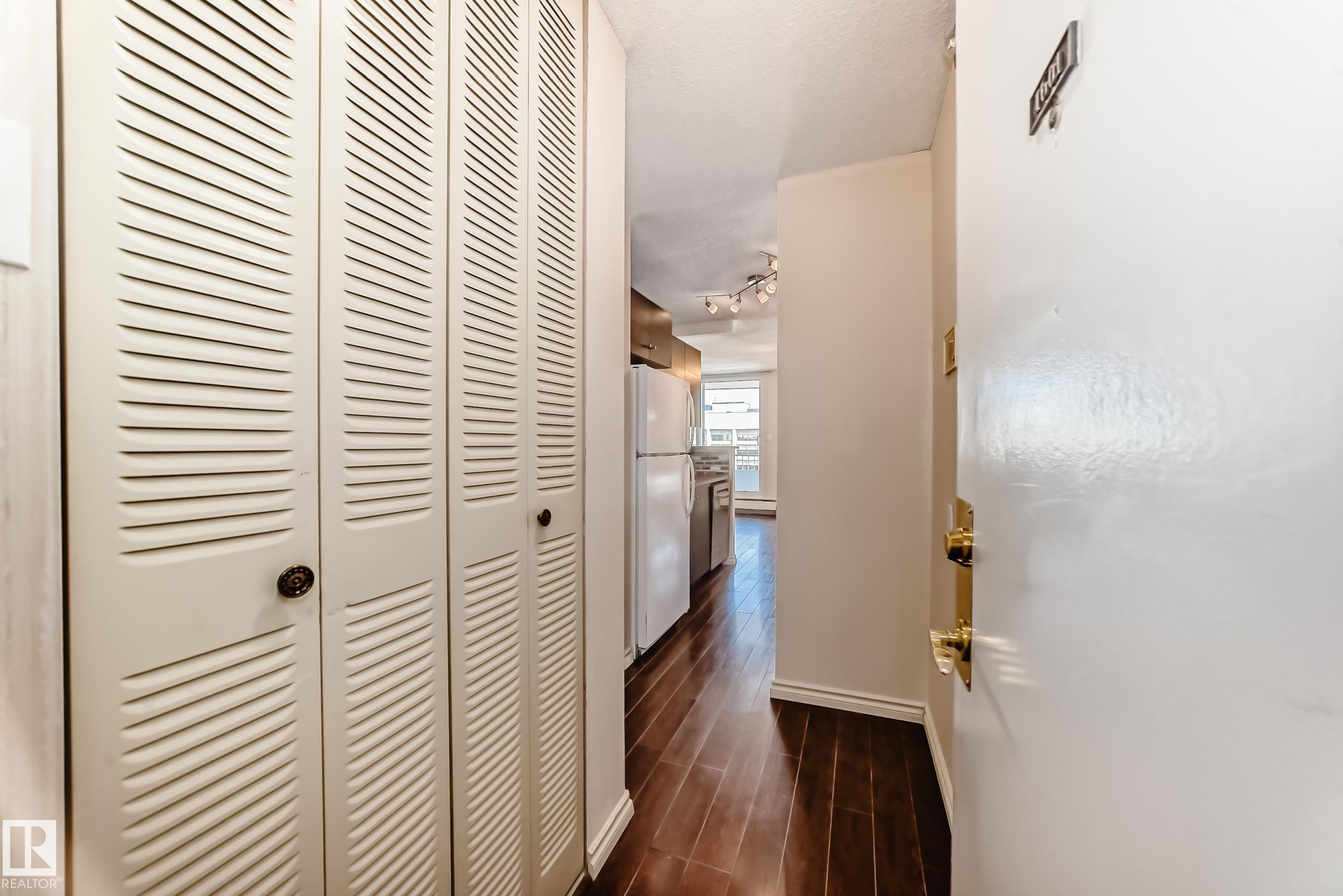 Fifth View of 1601 9909 110 Street NW, Wîhkwêntôwin, Edmonton, Alberta, T5K 2E5