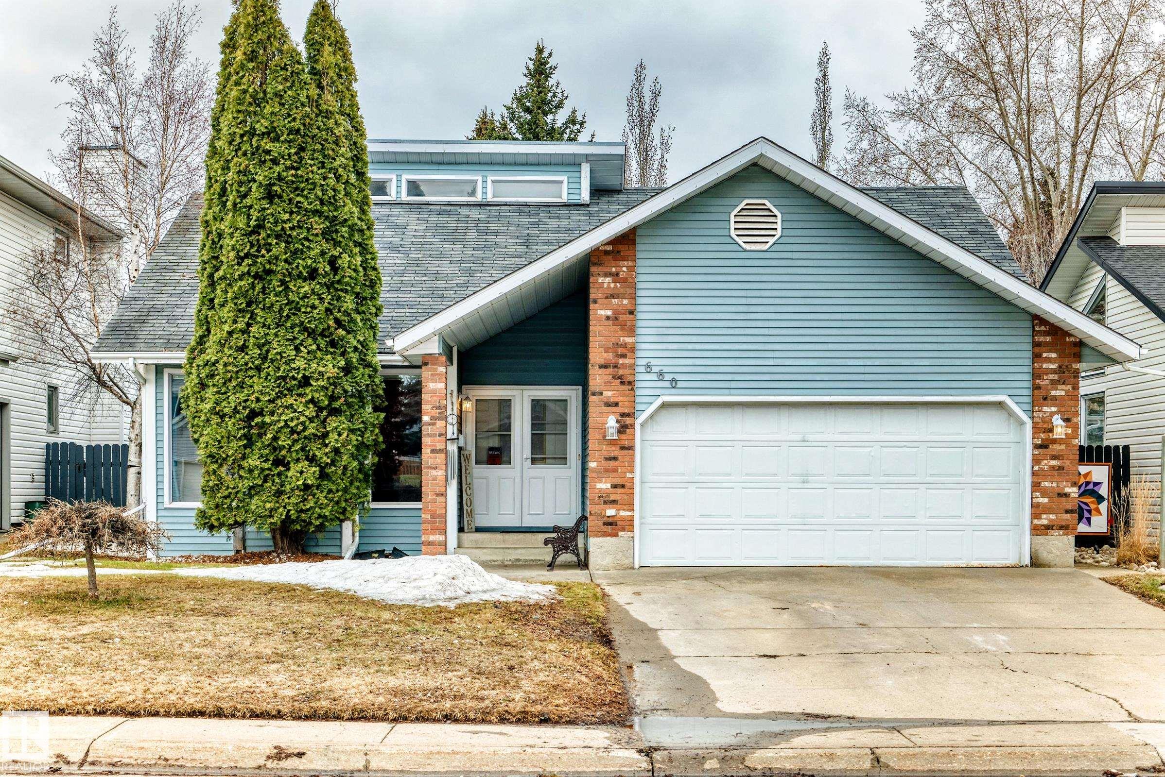 660 VILLAGE Drive, E4483296, Alberta,