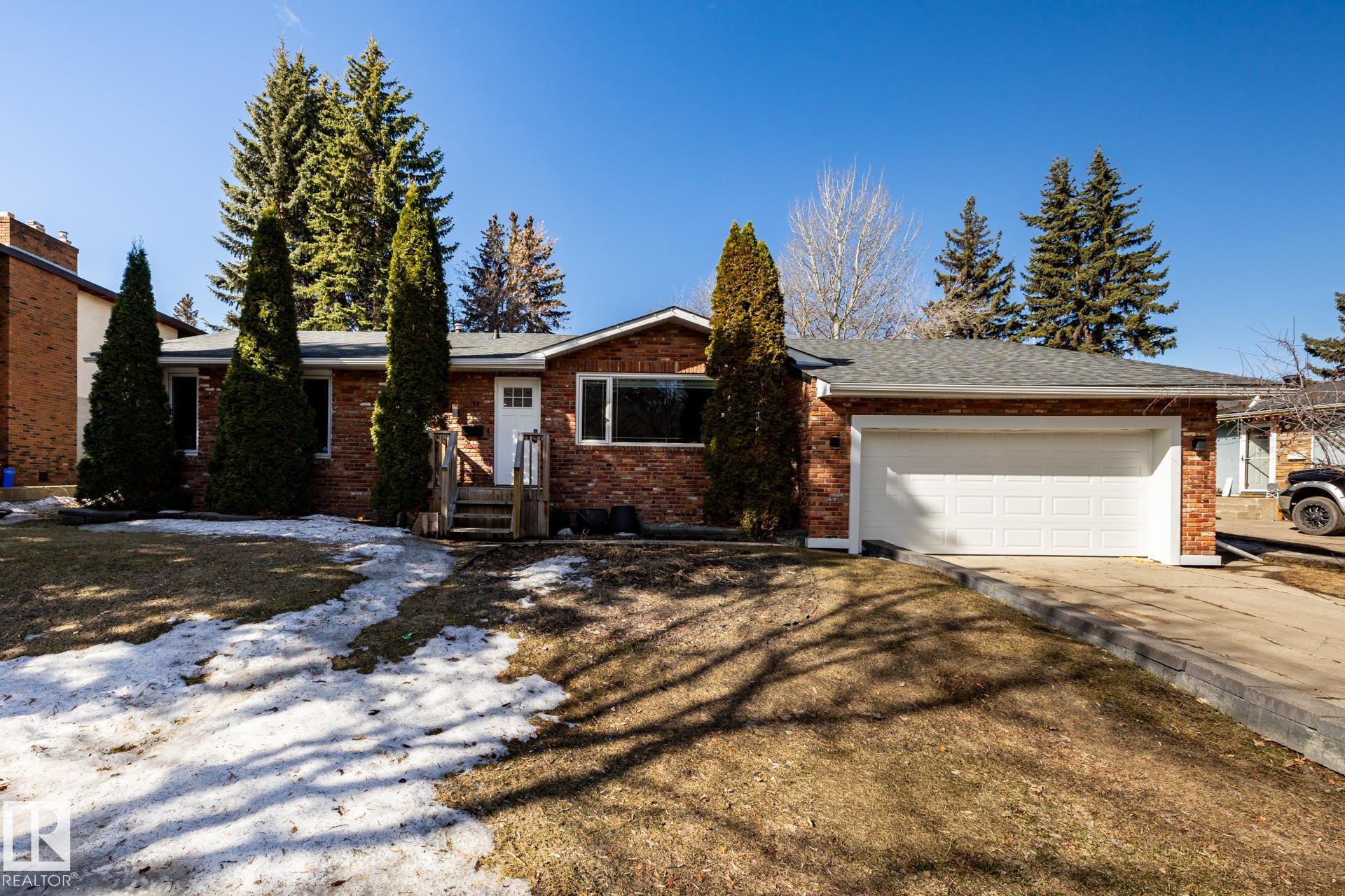 17 SPRUCE Crescent, E4483386, Alberta,
