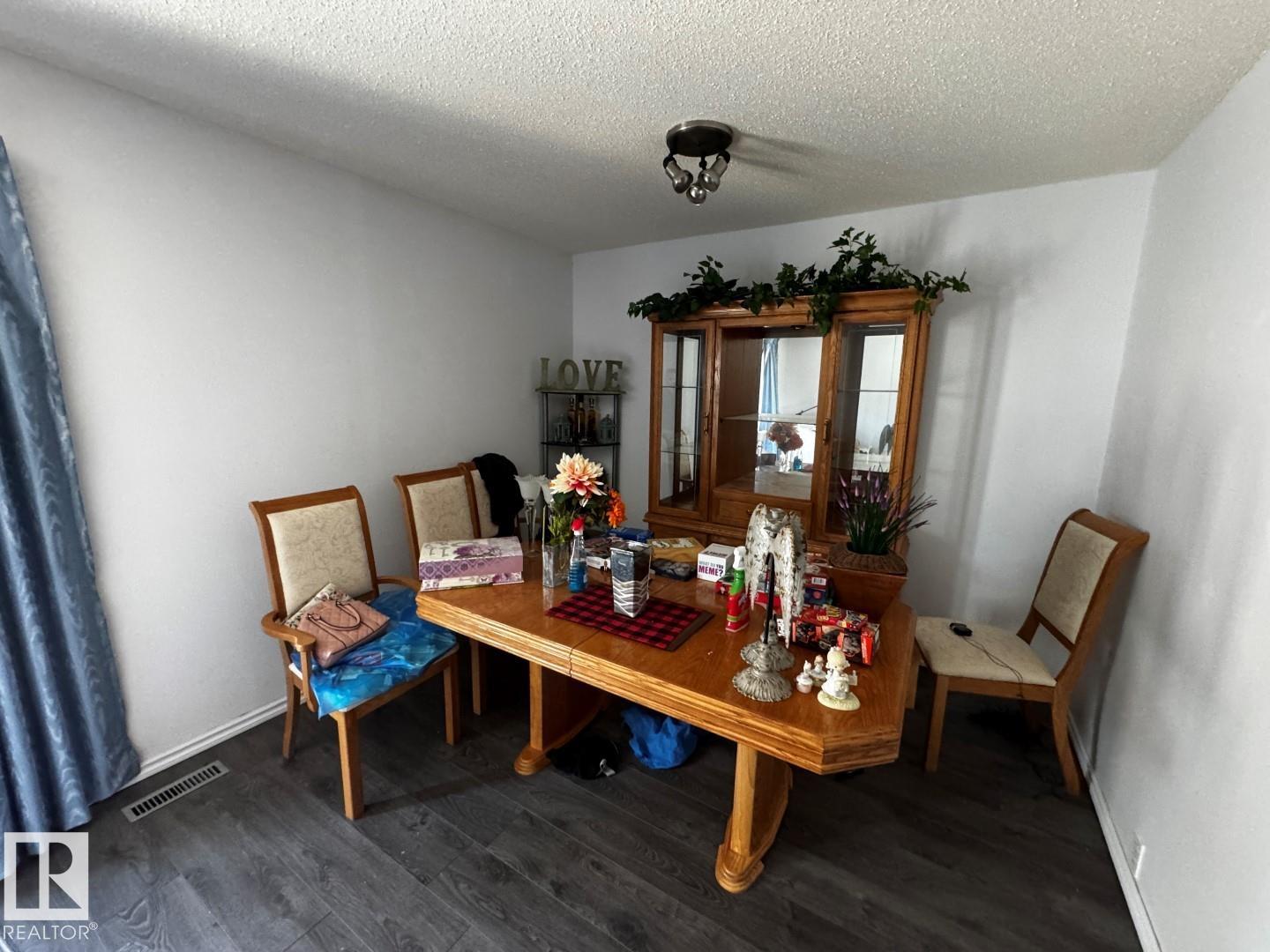 Third View of Daly Grove, Edmonton, Alberta, T6L 2R7