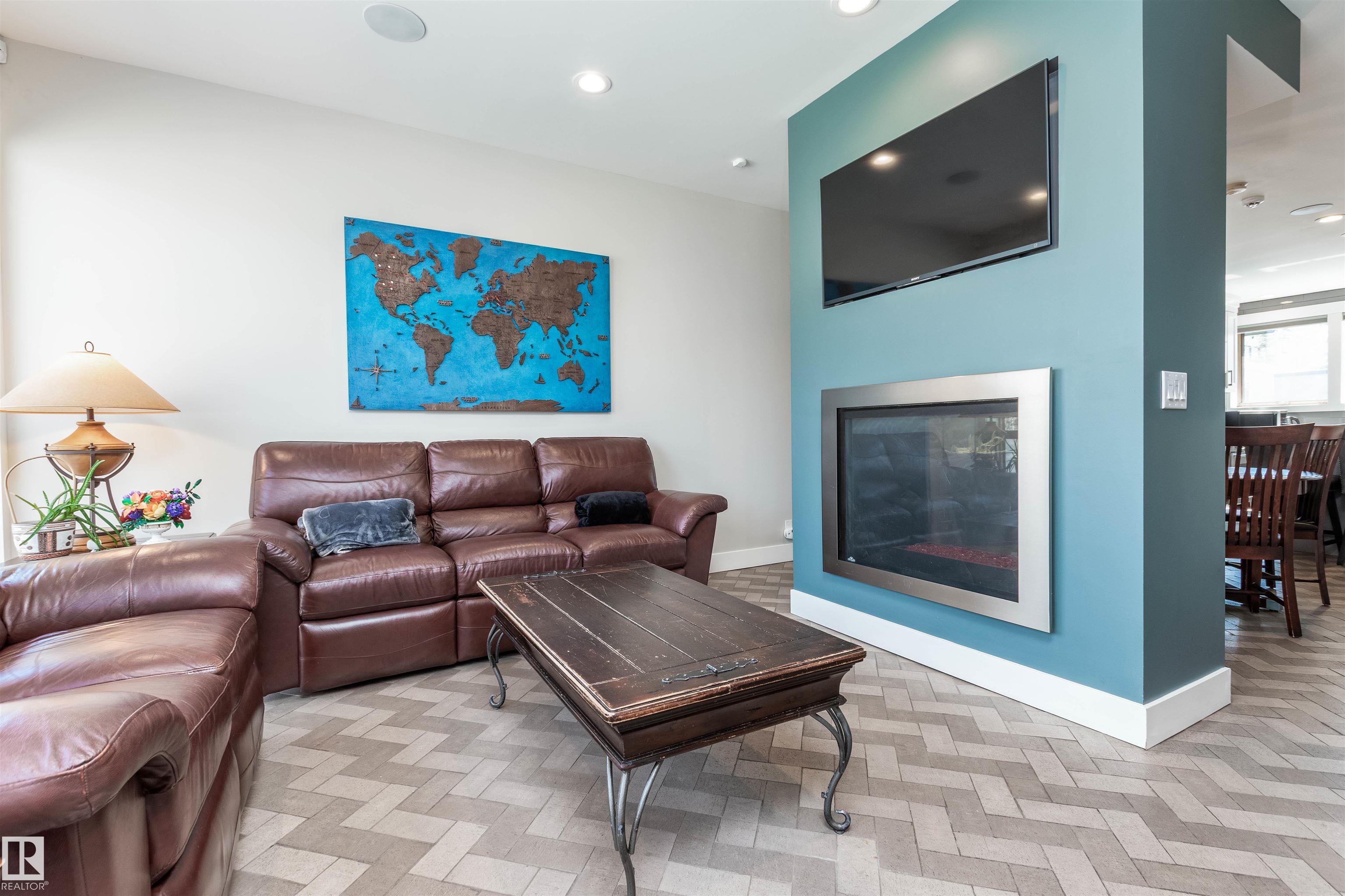 Fourth View of 9629 84 Avenue, Strathcona, Edmonton, Alberta, T6C 1E7