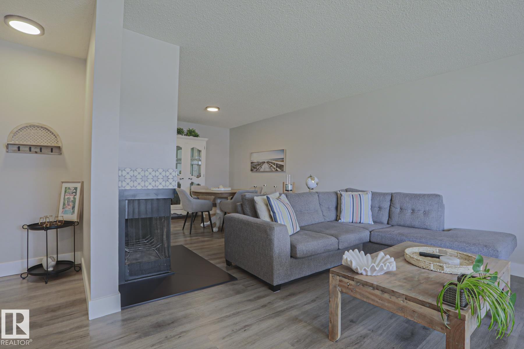 Third View of 7 2204 118 Street, Skyrattler, Edmonton, Alberta, T6J 4H1