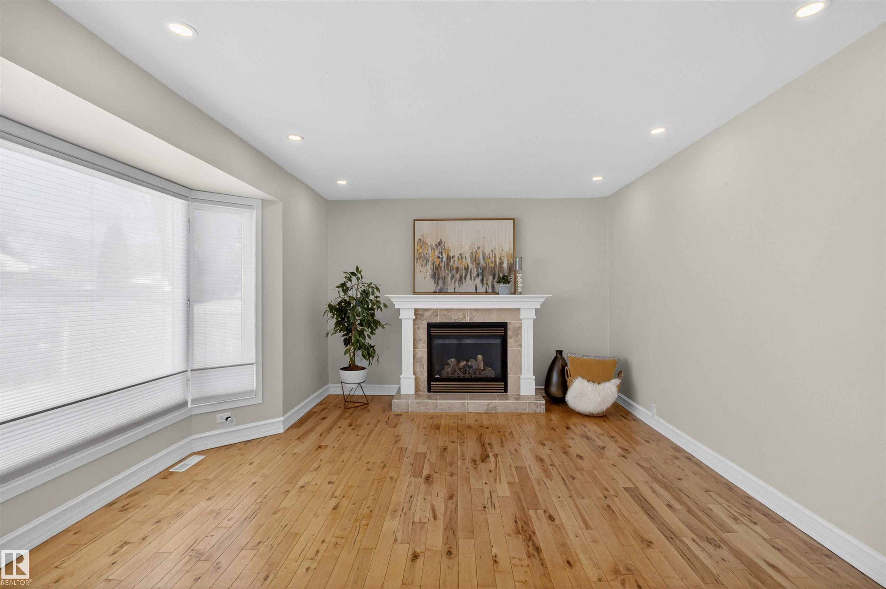 Fifth View of 923 COTTONWOOD Avenue, Sherwood Heights, Sherwood Park, Alberta, T8A 1Z5