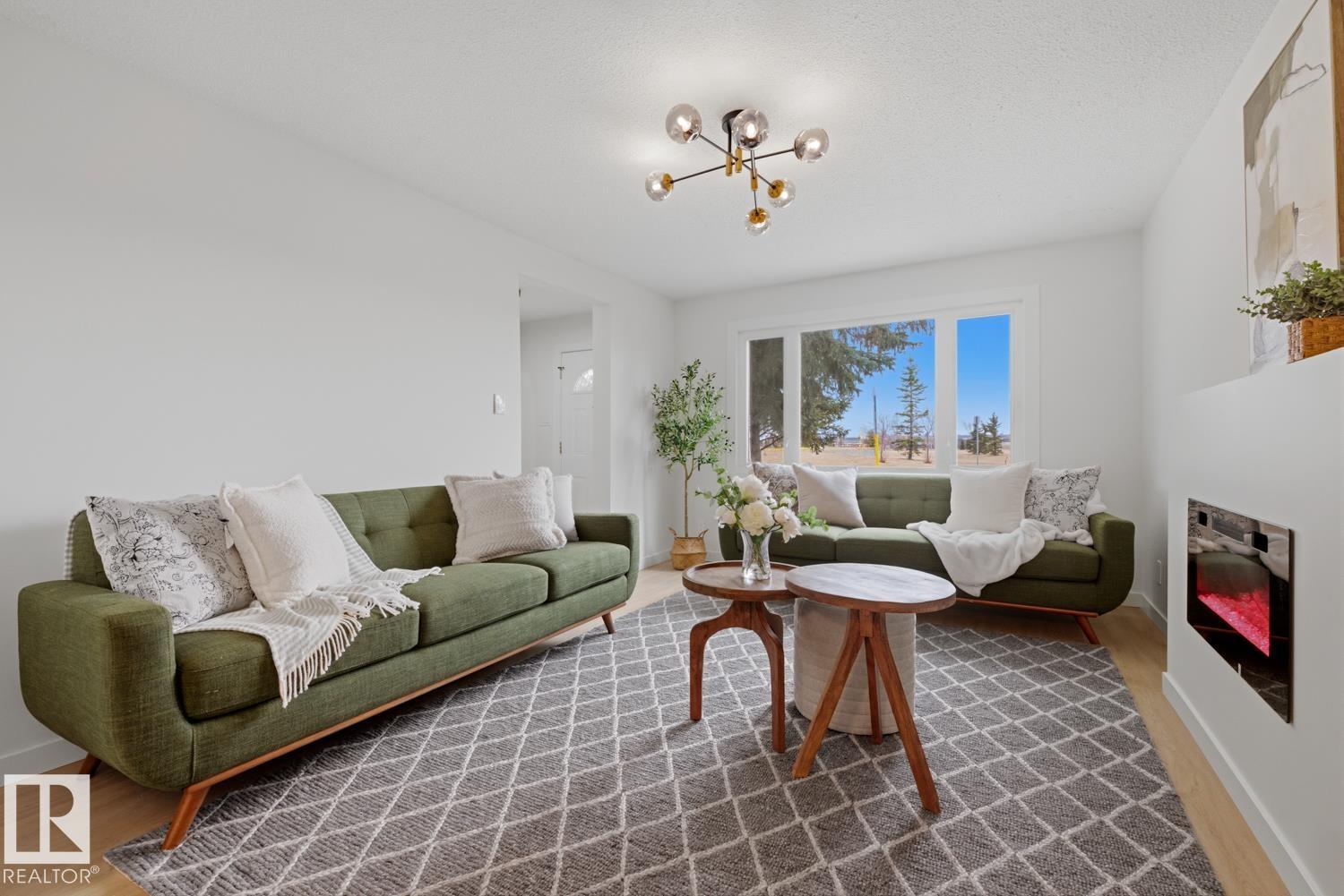 7D CALLINGWOOD Crest, E4484127, Alberta,