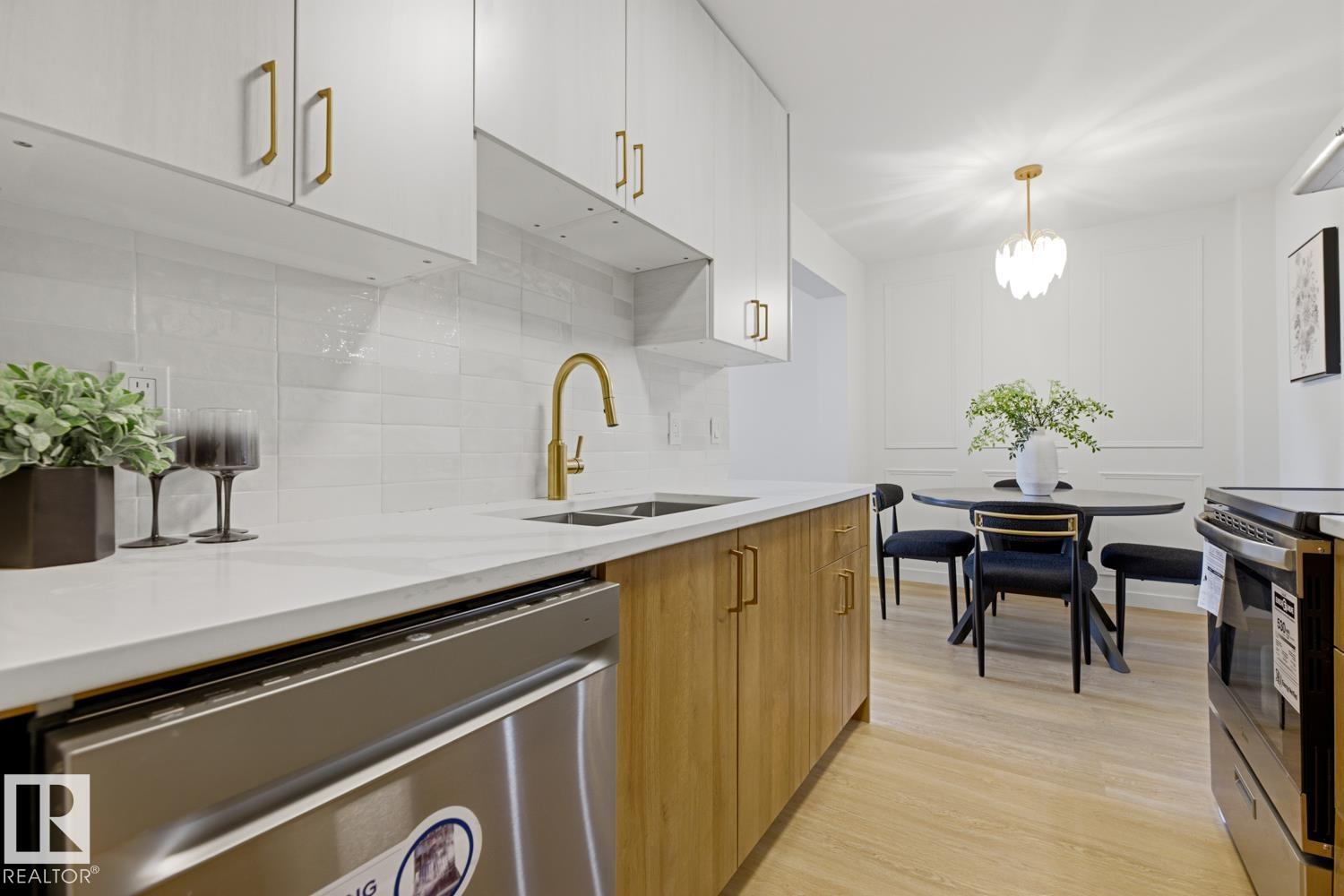 Third View of 7D CALLINGWOOD Court, Callingwood North, Edmonton, Alberta, T5T 0H5