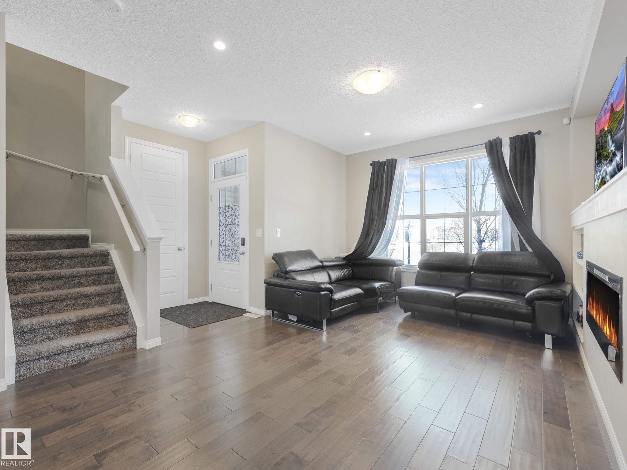 Fourth View of 8119 CHAPPELLE Way, Chappelle Area, Edmonton, Alberta, T6W 3L7