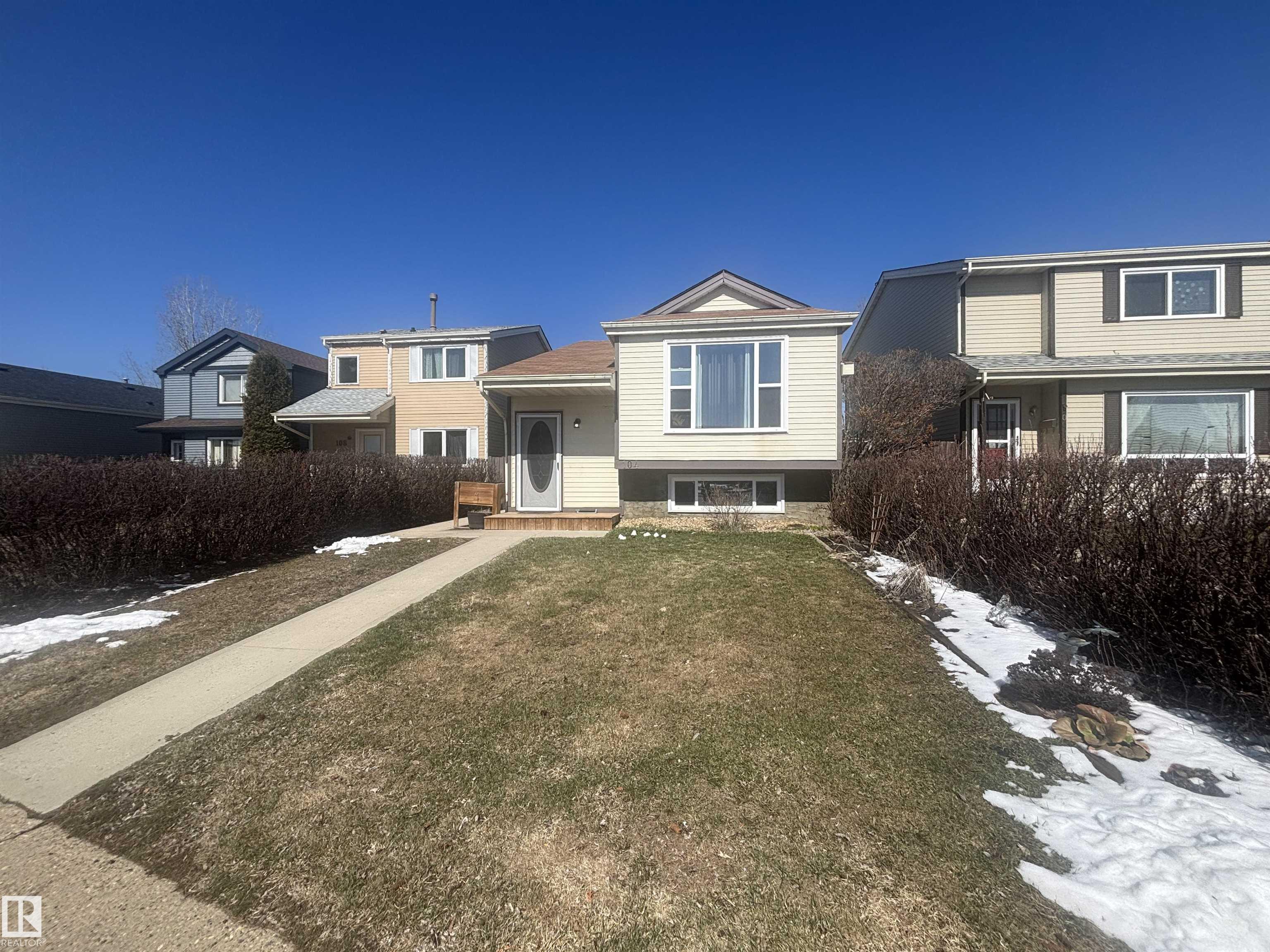 104 BIRCH Drive, E4484587, Alberta,