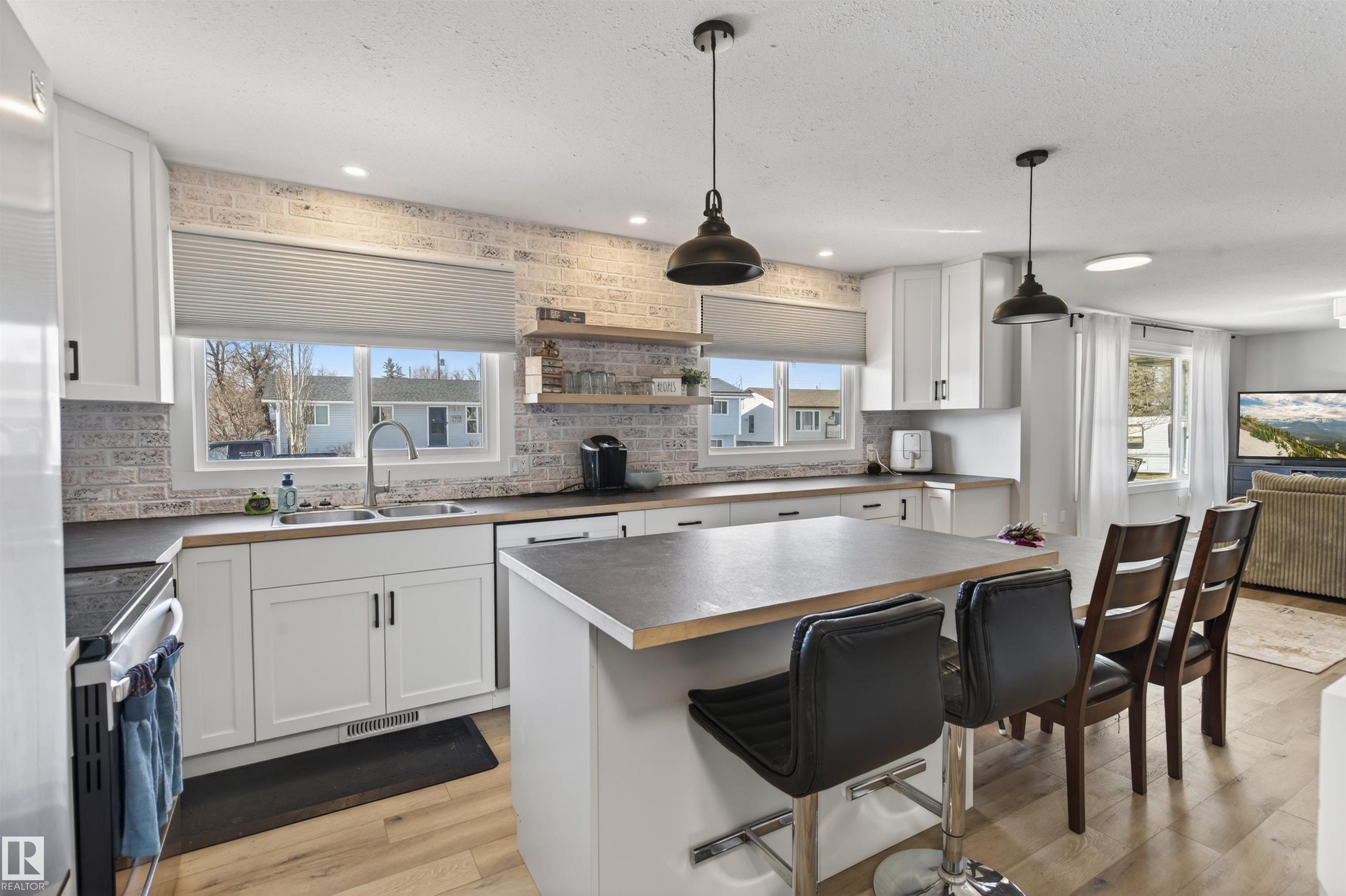 Third View of 5413 52 Ave, Bonnyville, Bonnyville Town, Alberta, T9N 0H1