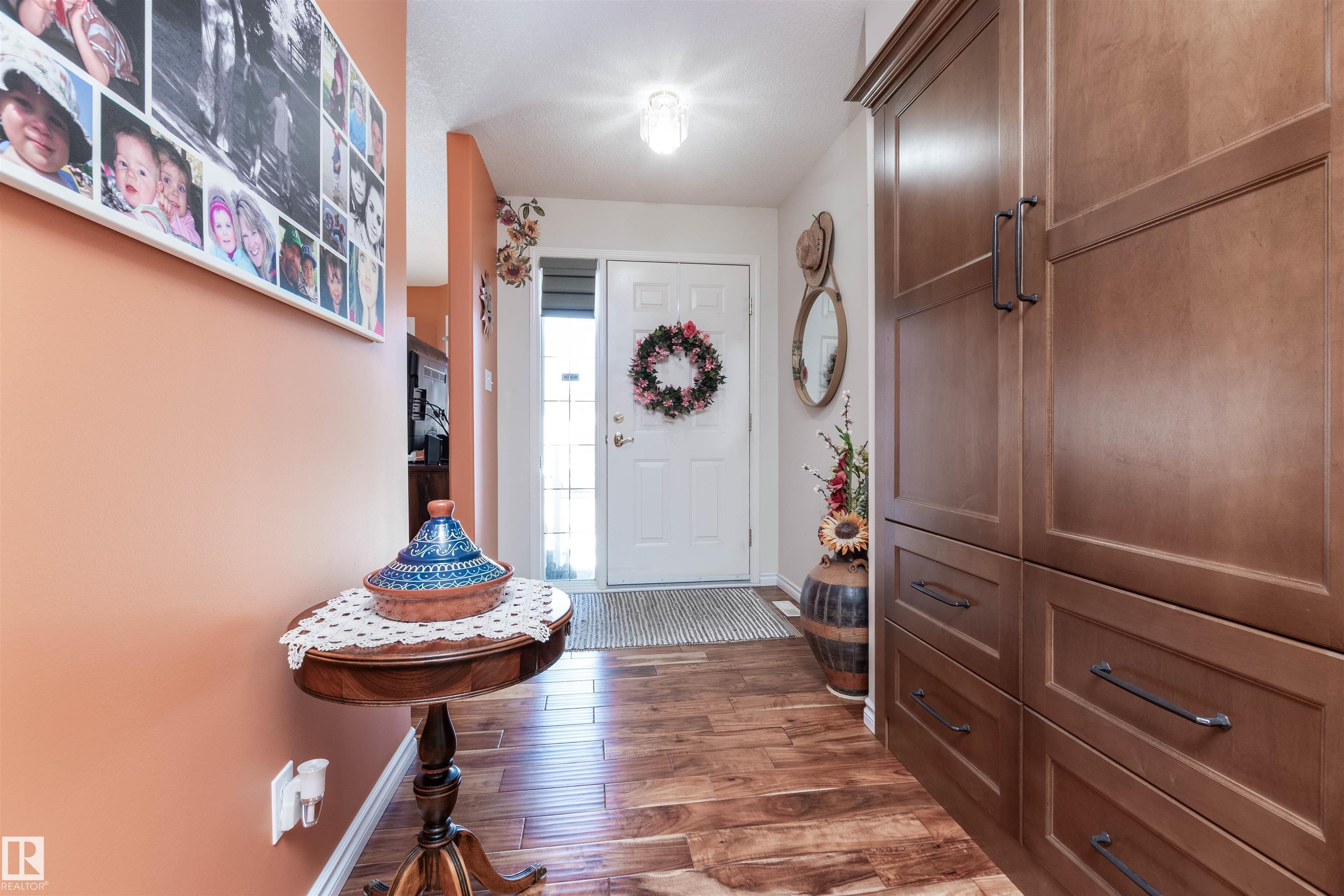 Fourth View of 31 ESTATES Court, Estates of Sherwood, Sherwood Park, Alberta, T8B 1M9