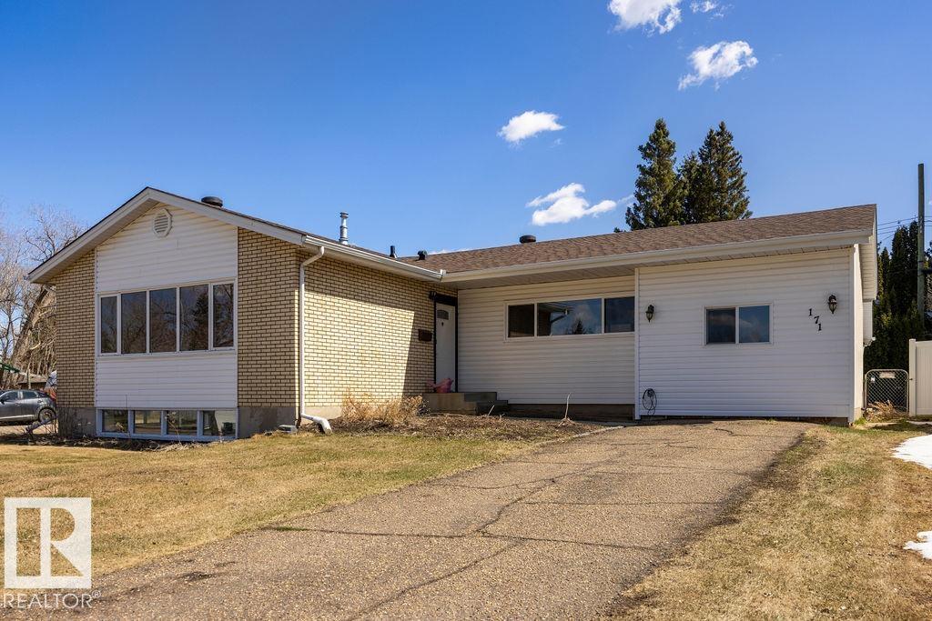 Second View of 171 WILLOW Street, Sherwood Heights, Sherwood Park, Alberta, T8A 1P5