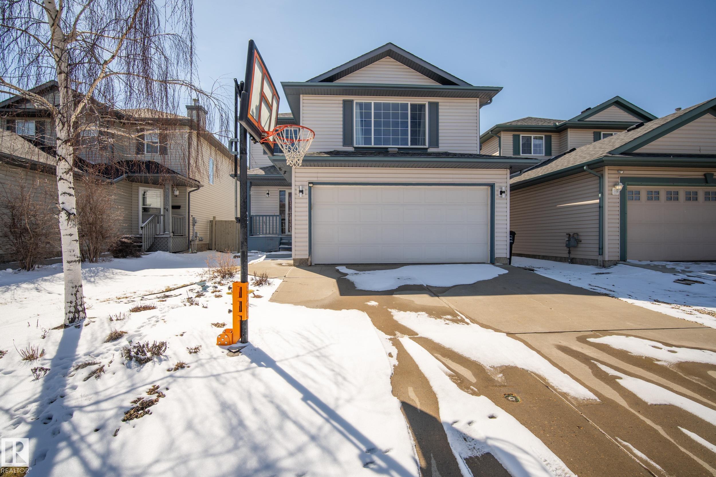 8915 7 Avenue, E4484855, Alberta,
